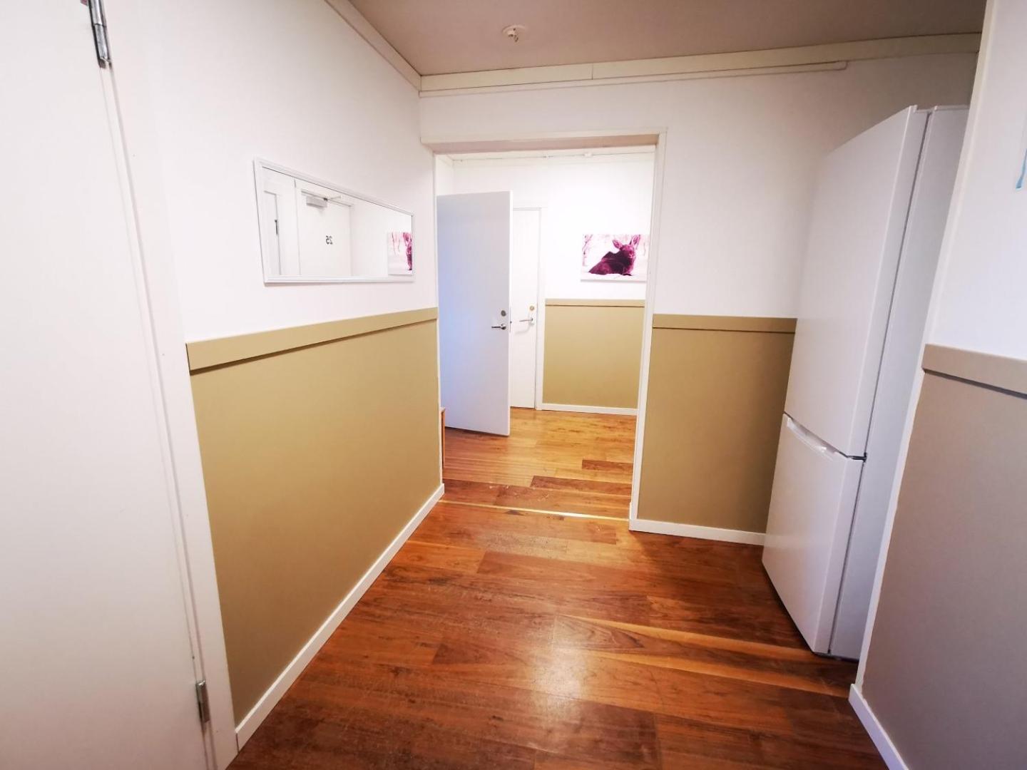 Room in apartment with three triple bedrooms (allergy friendly) photo 3
