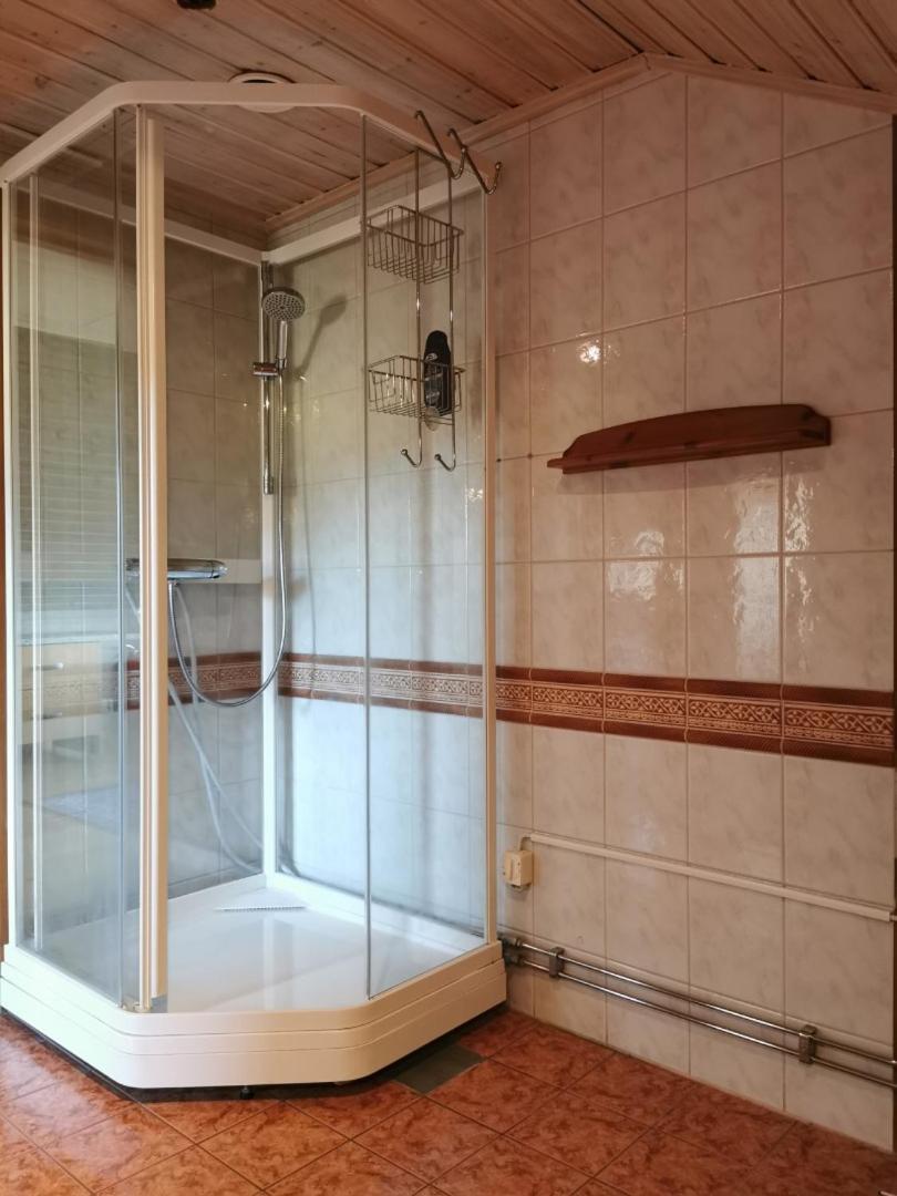 Room with double or 2 single beds in apartment with 3 bedrooms and sauna photo 2