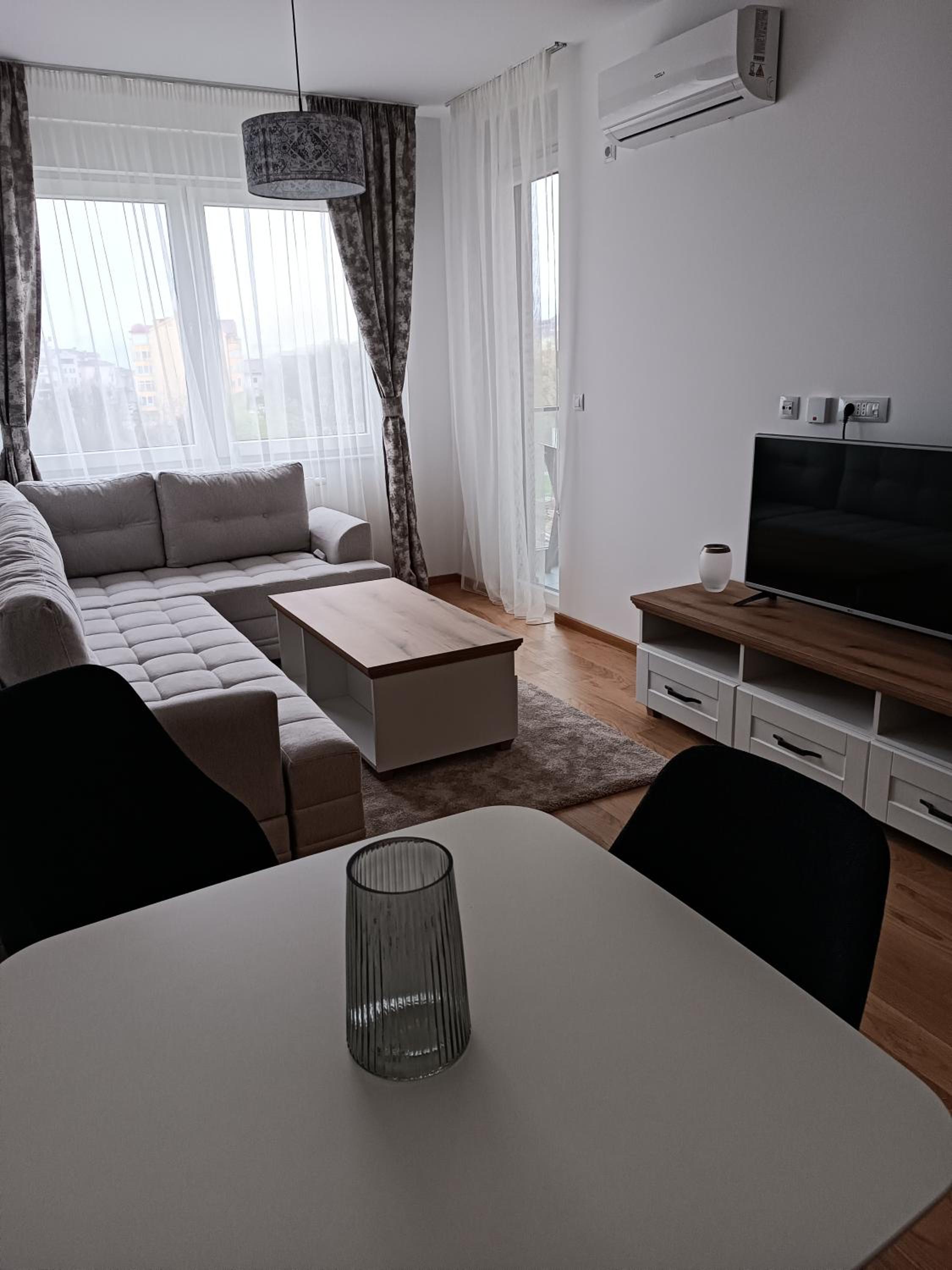 One-Bedroom Apartment photo 3