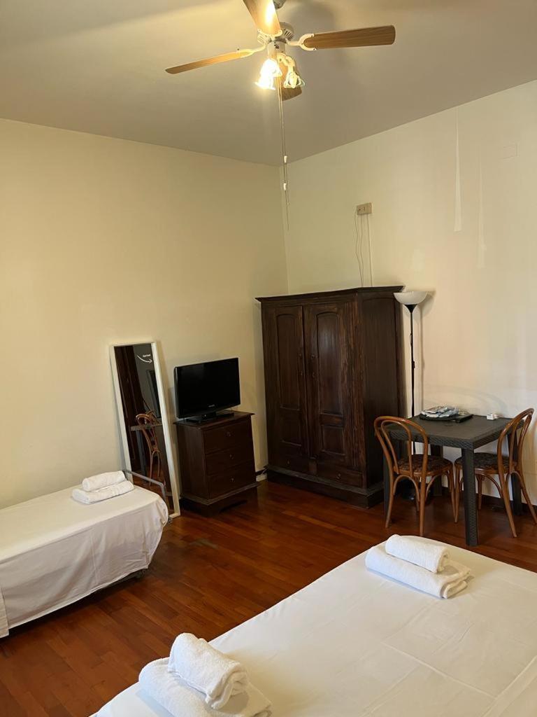 Triple Room with Private External Bathroom photo 2
