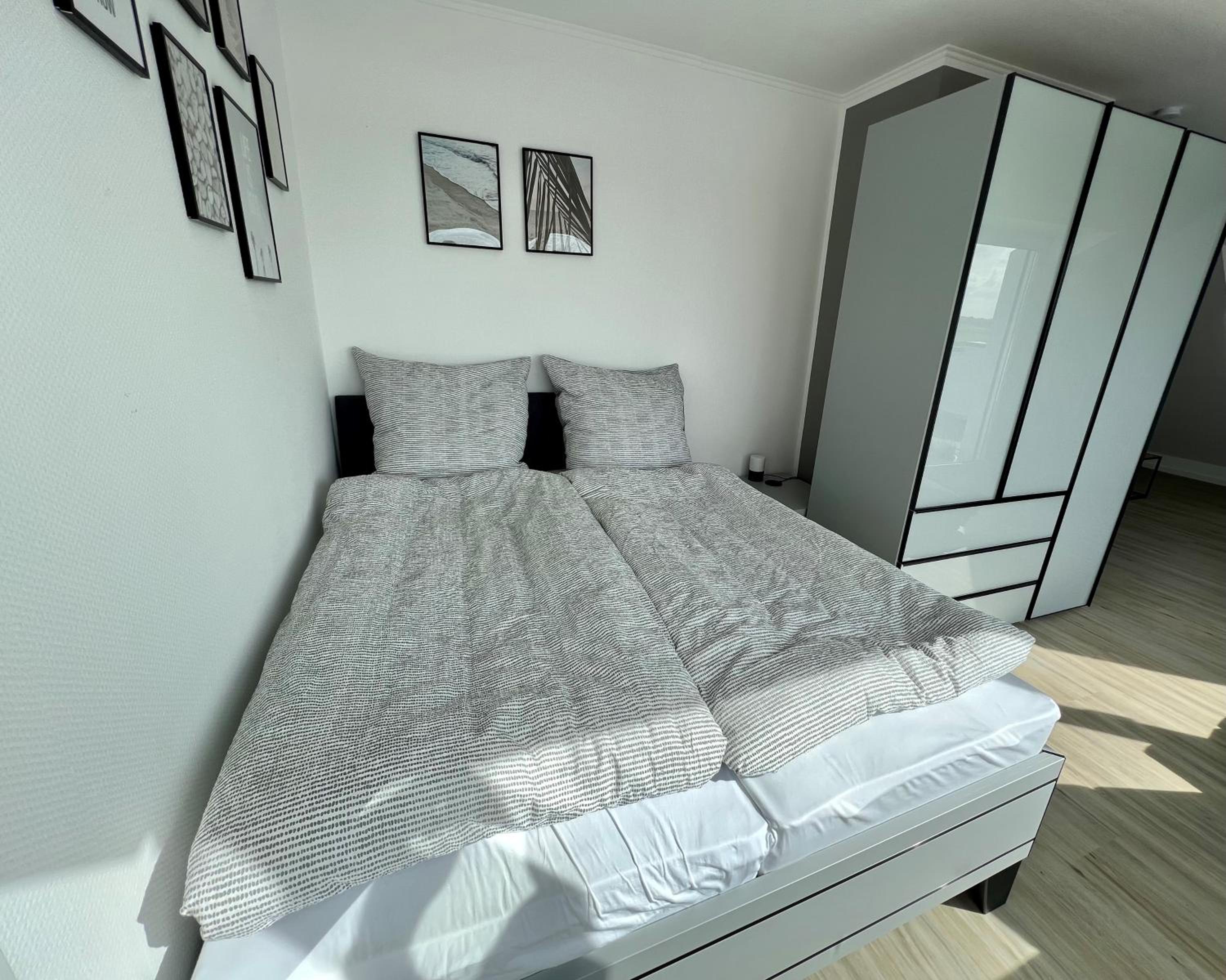 One-Bedroom Apartment photo 1