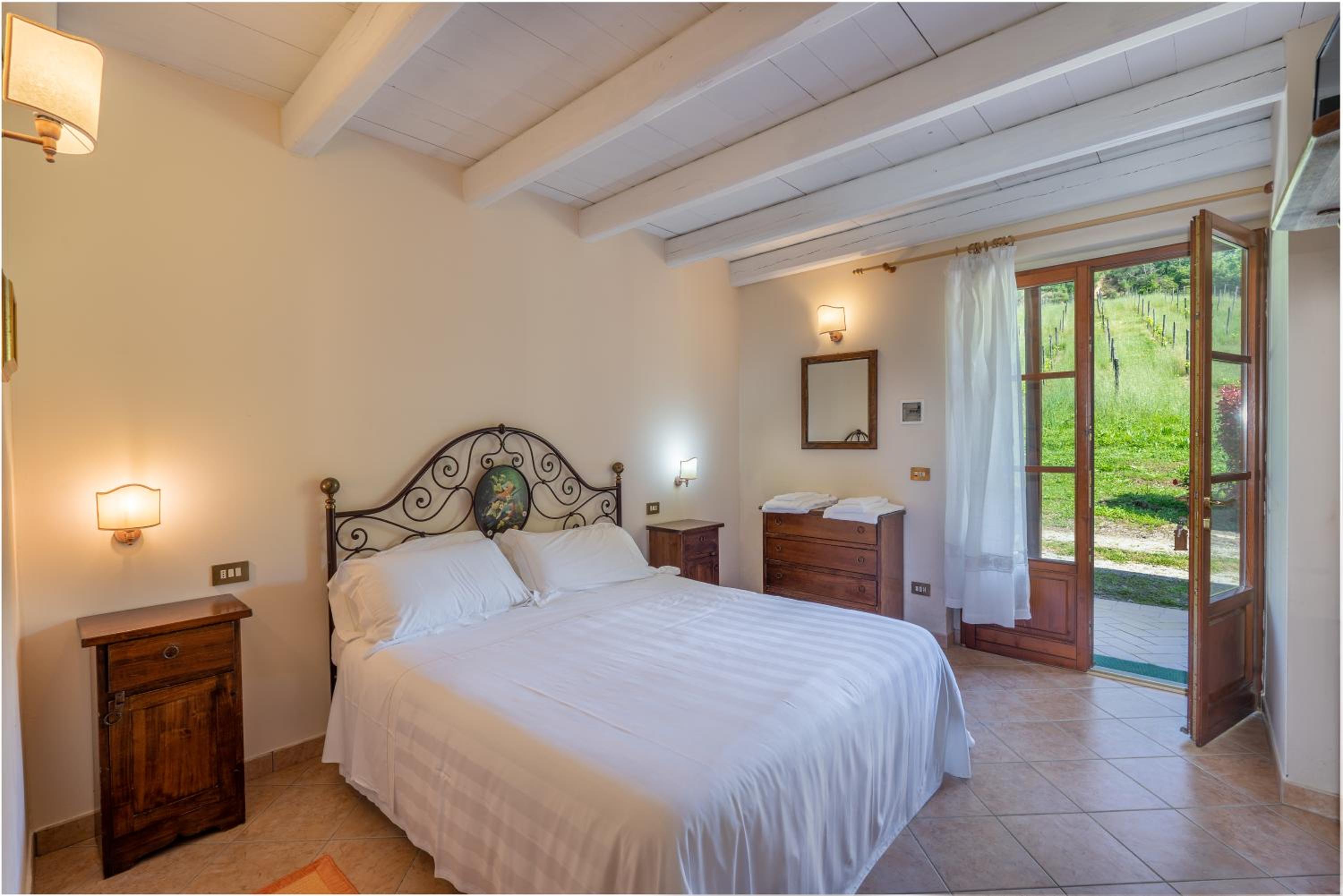 Three-Bedroom Apartment With Terrace photo 1