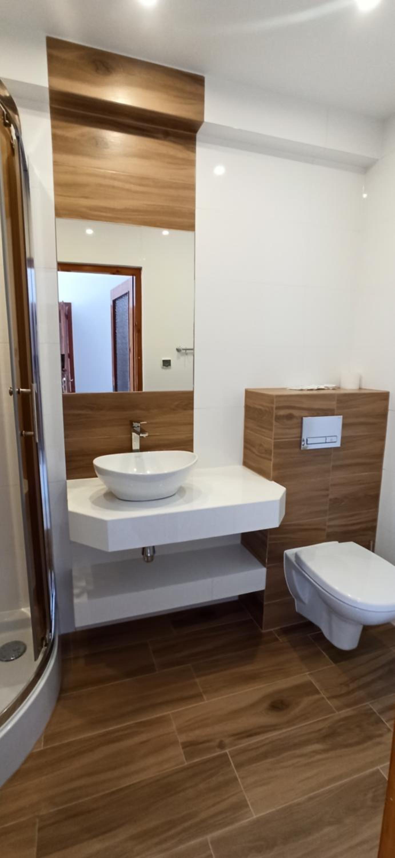 Family Room with Private Bathroom - Photo 3