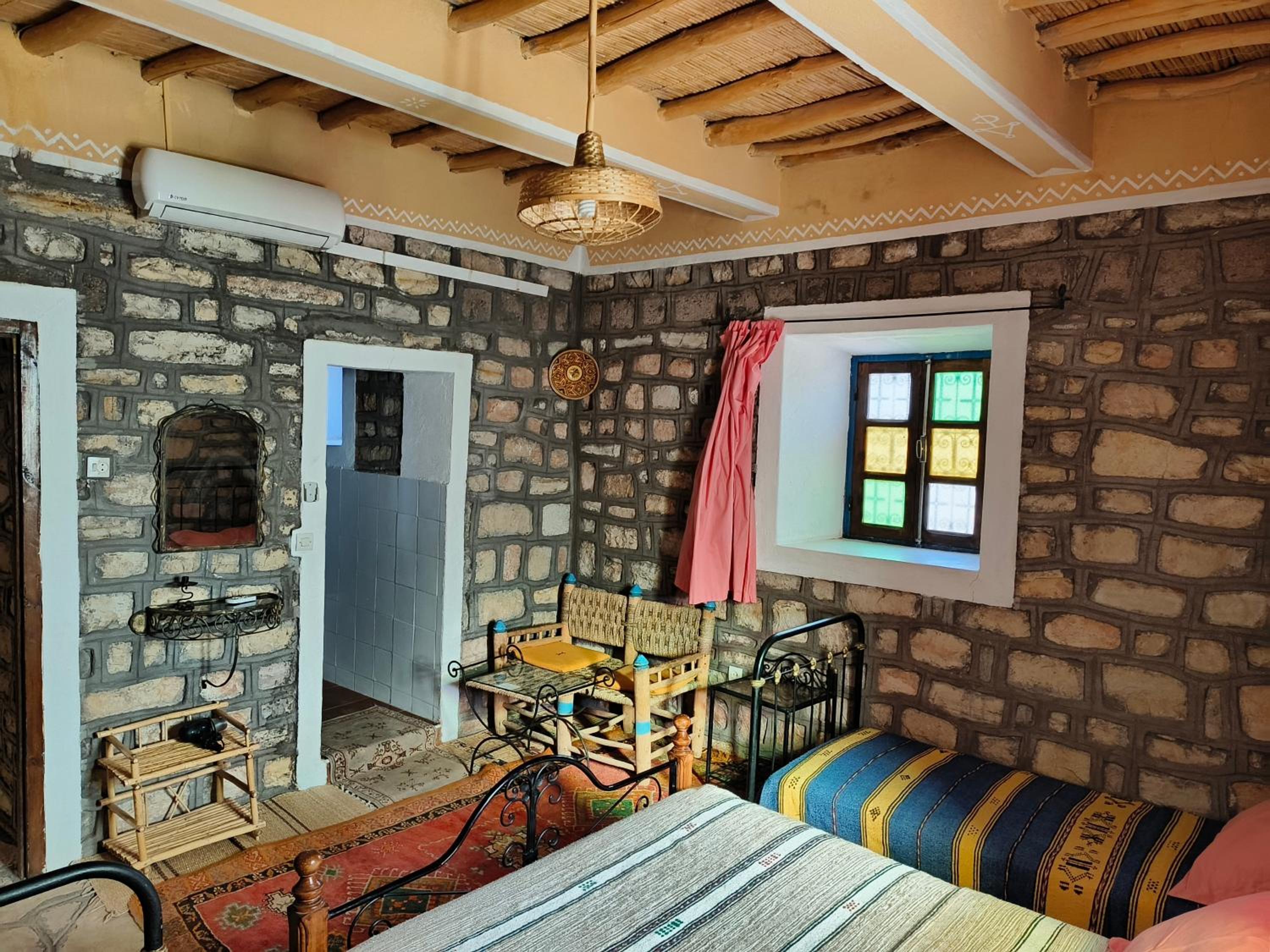 Quadruple Room with Private Bathroom photo 3