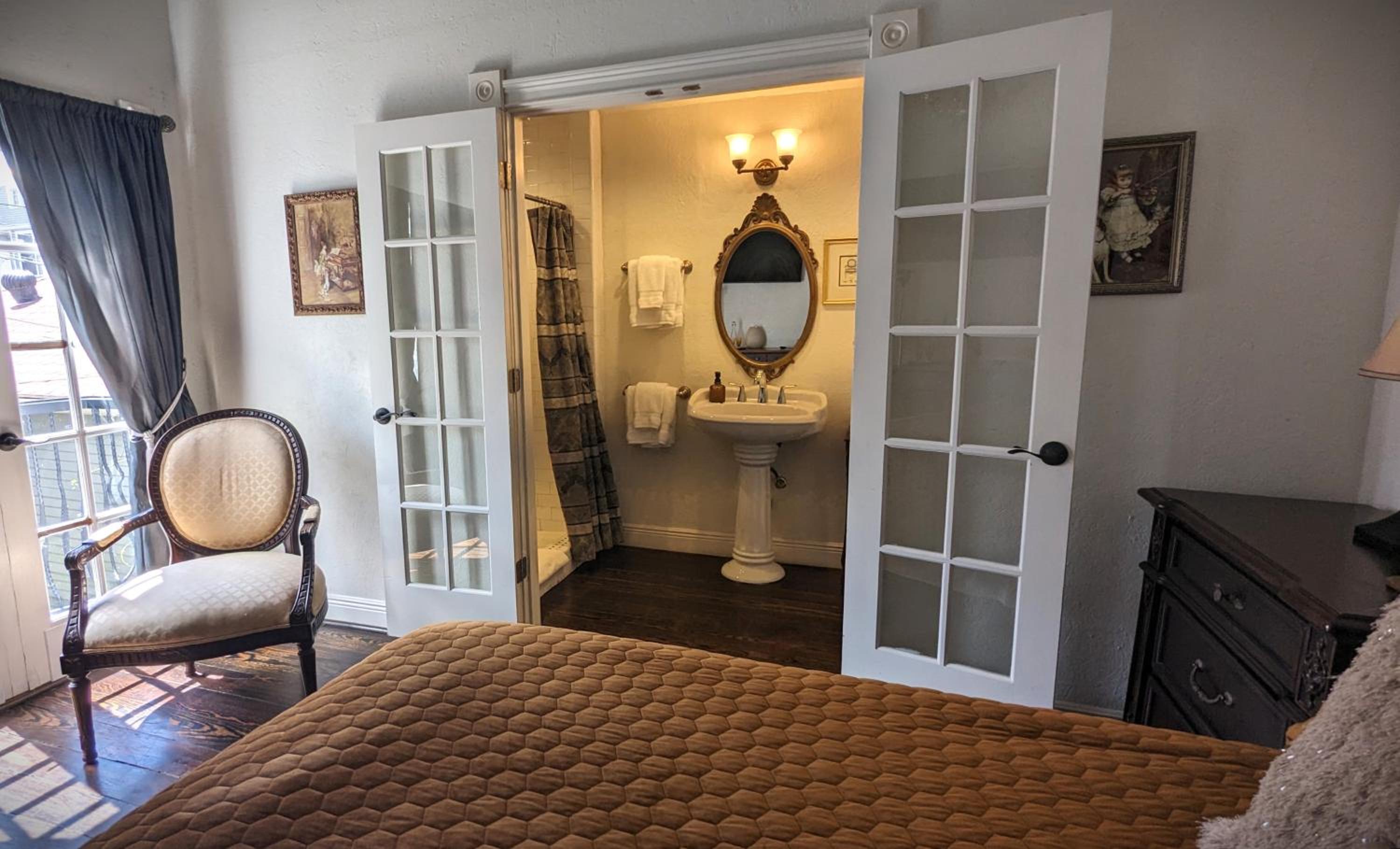 Deluxe Queen Room - Photo 1