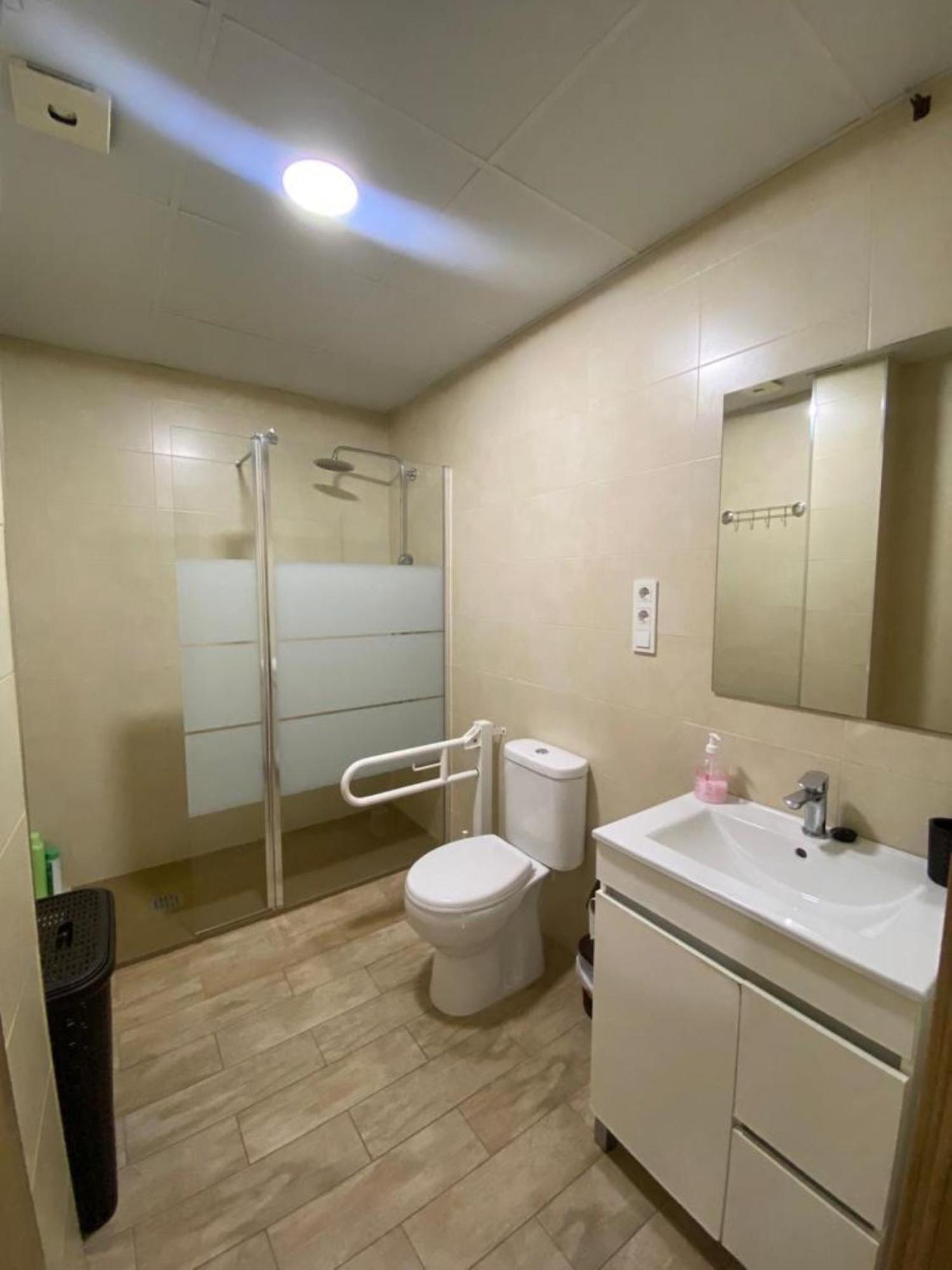 One-Bedroom Apartment photo 2