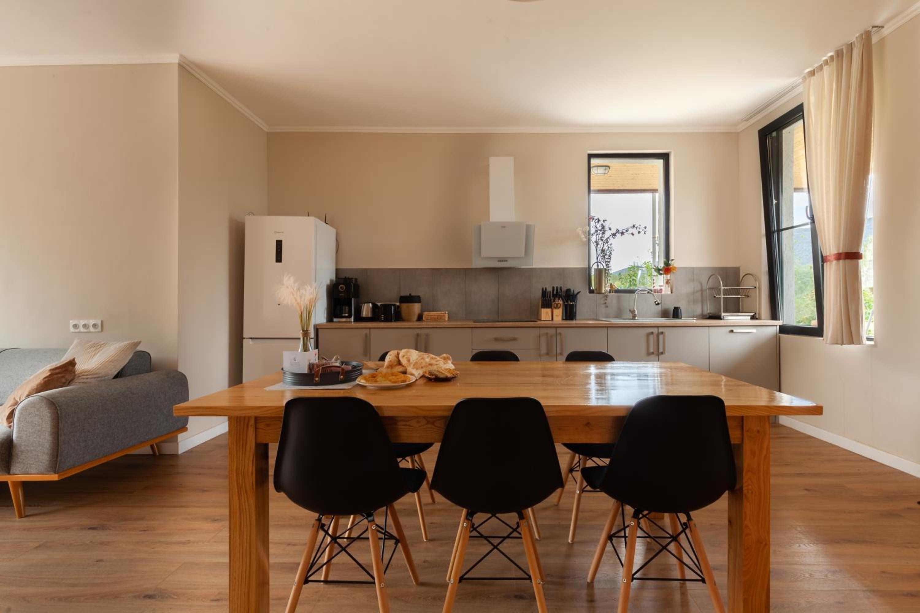 Three-Bedroom House photo 2