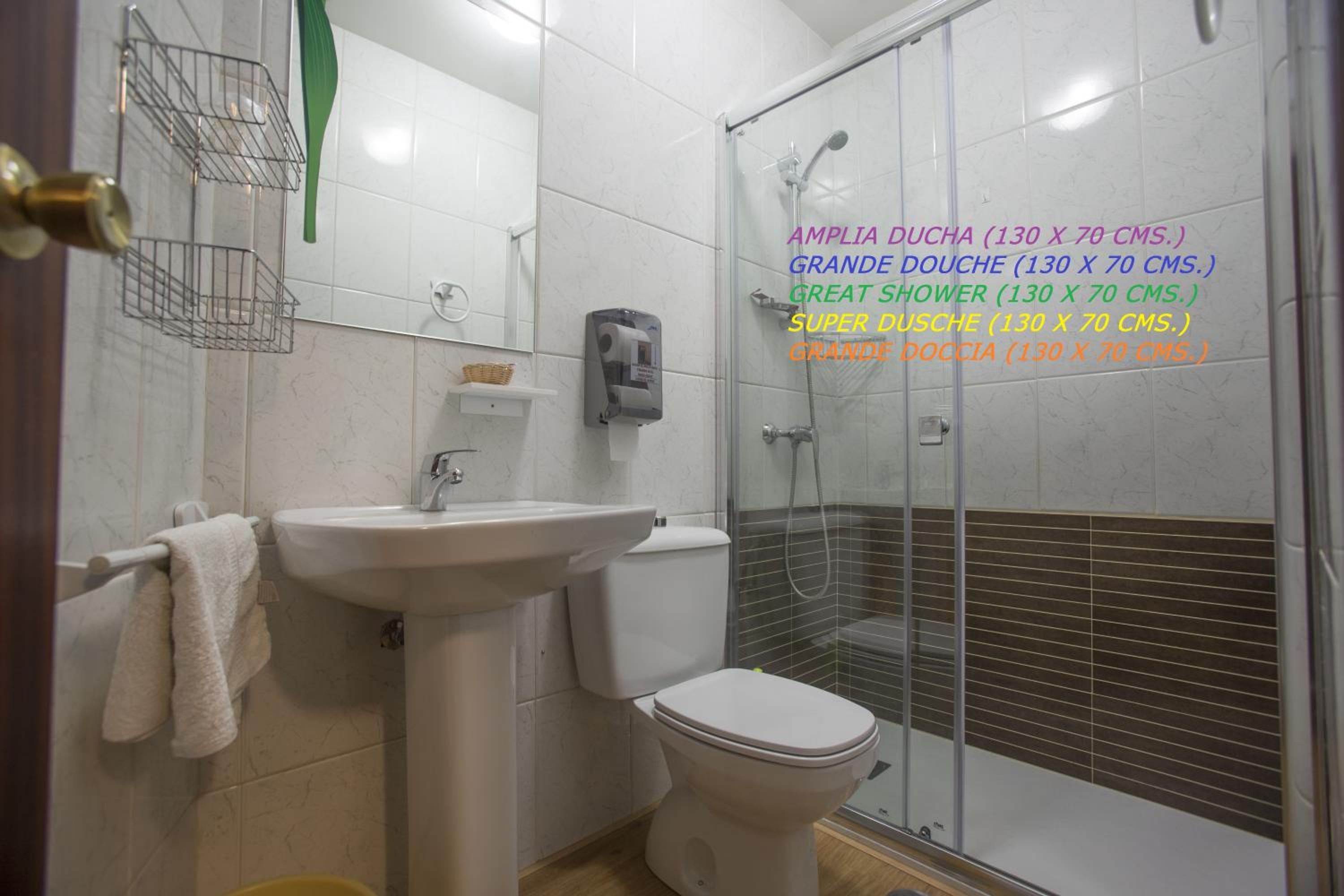 Double or Twin Room photo 3