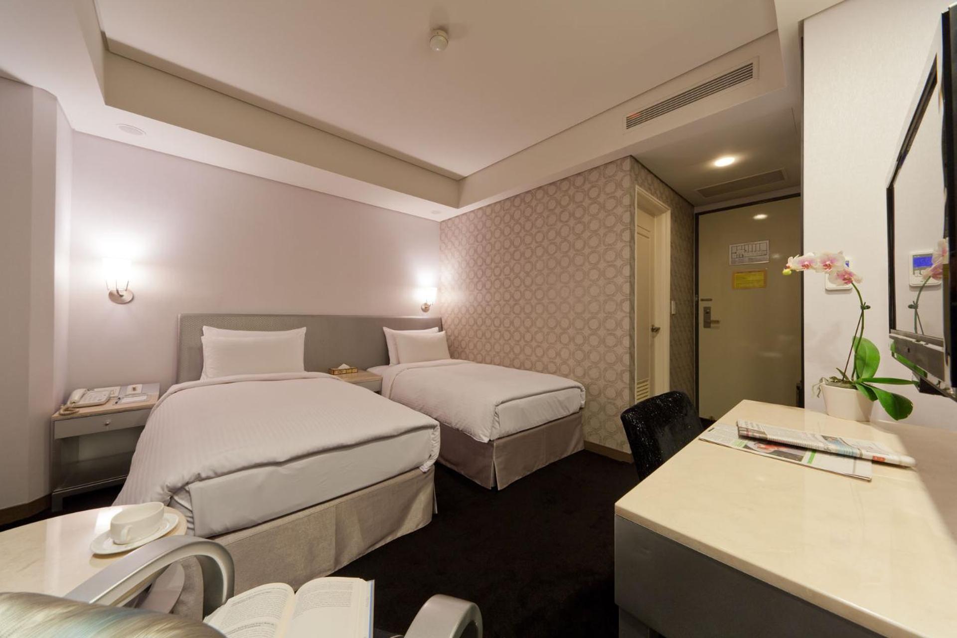 Superior Twin Room - Photo 2