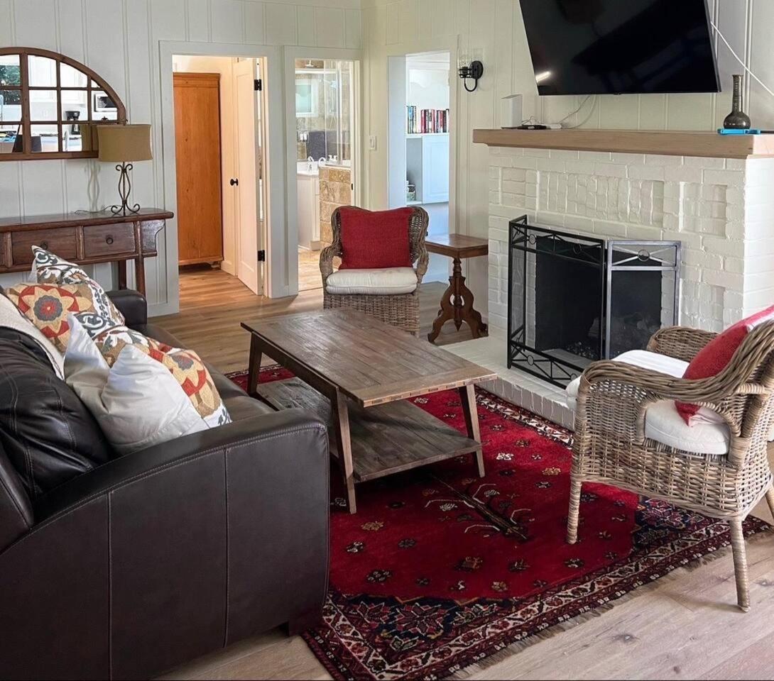 Three-Bedroom House photo 1