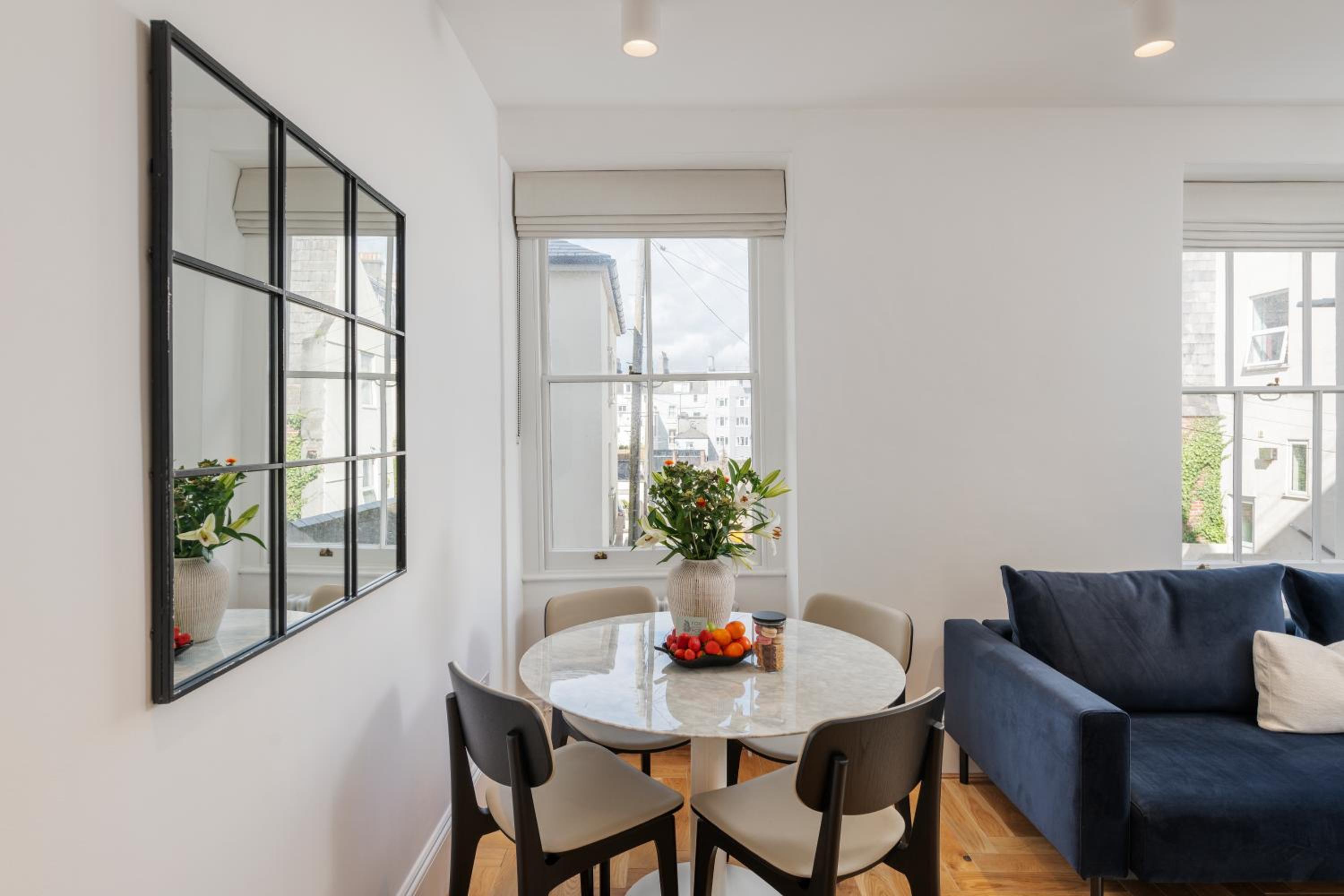 One-Bedroom Apartment - Photo 7