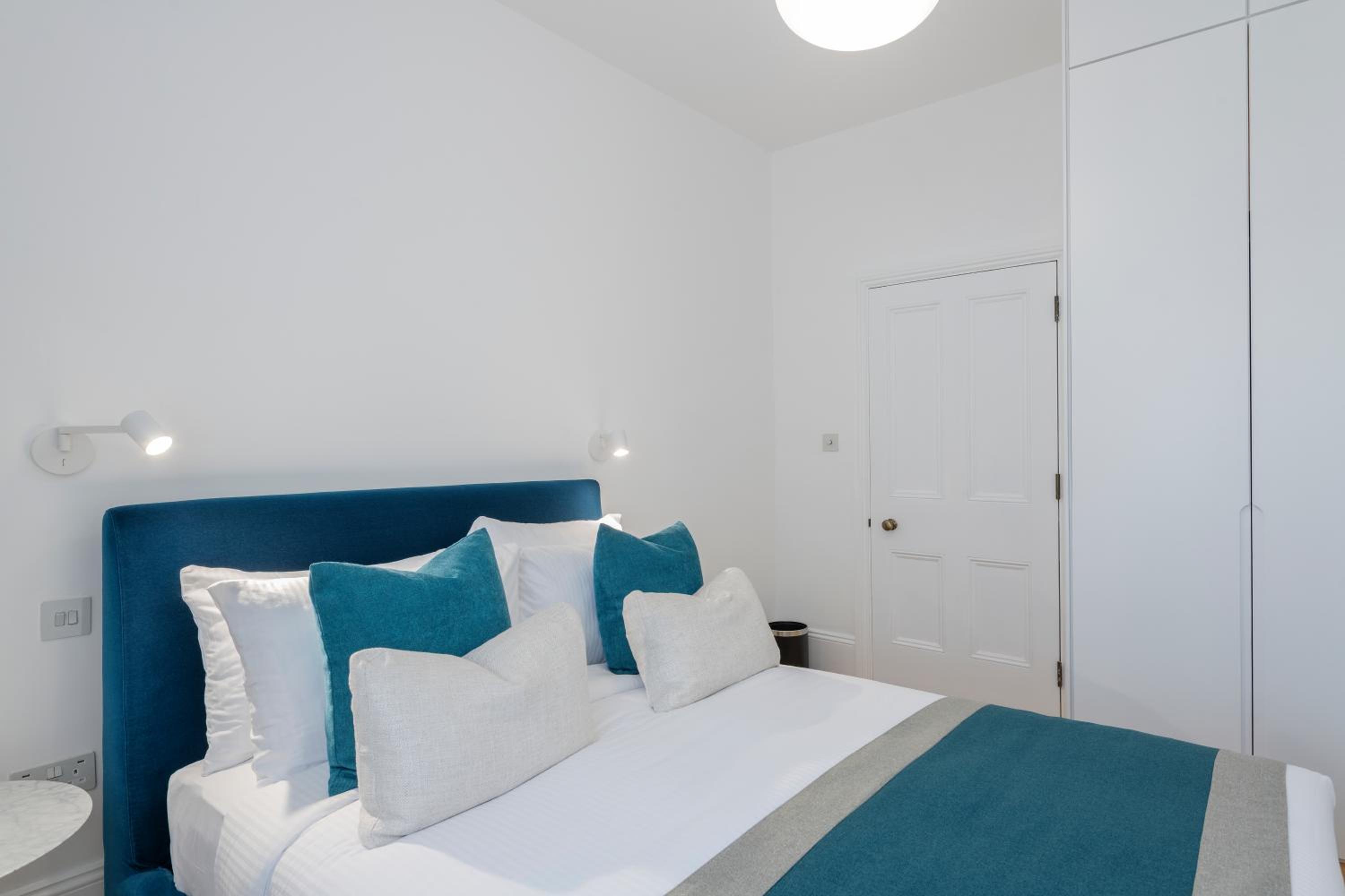 One-Bedroom Apartment - Photo 6