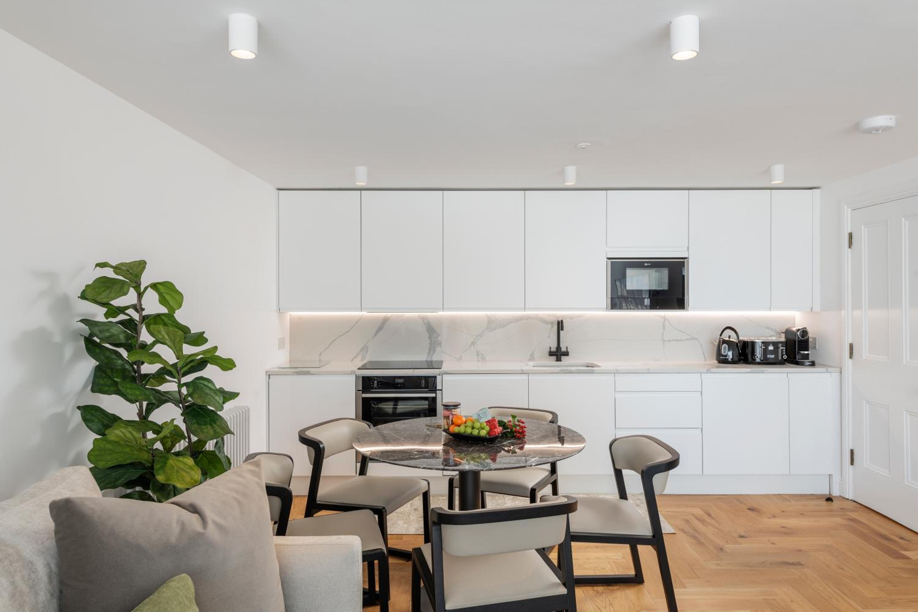 One-Bedroom Apartment - Photo 17