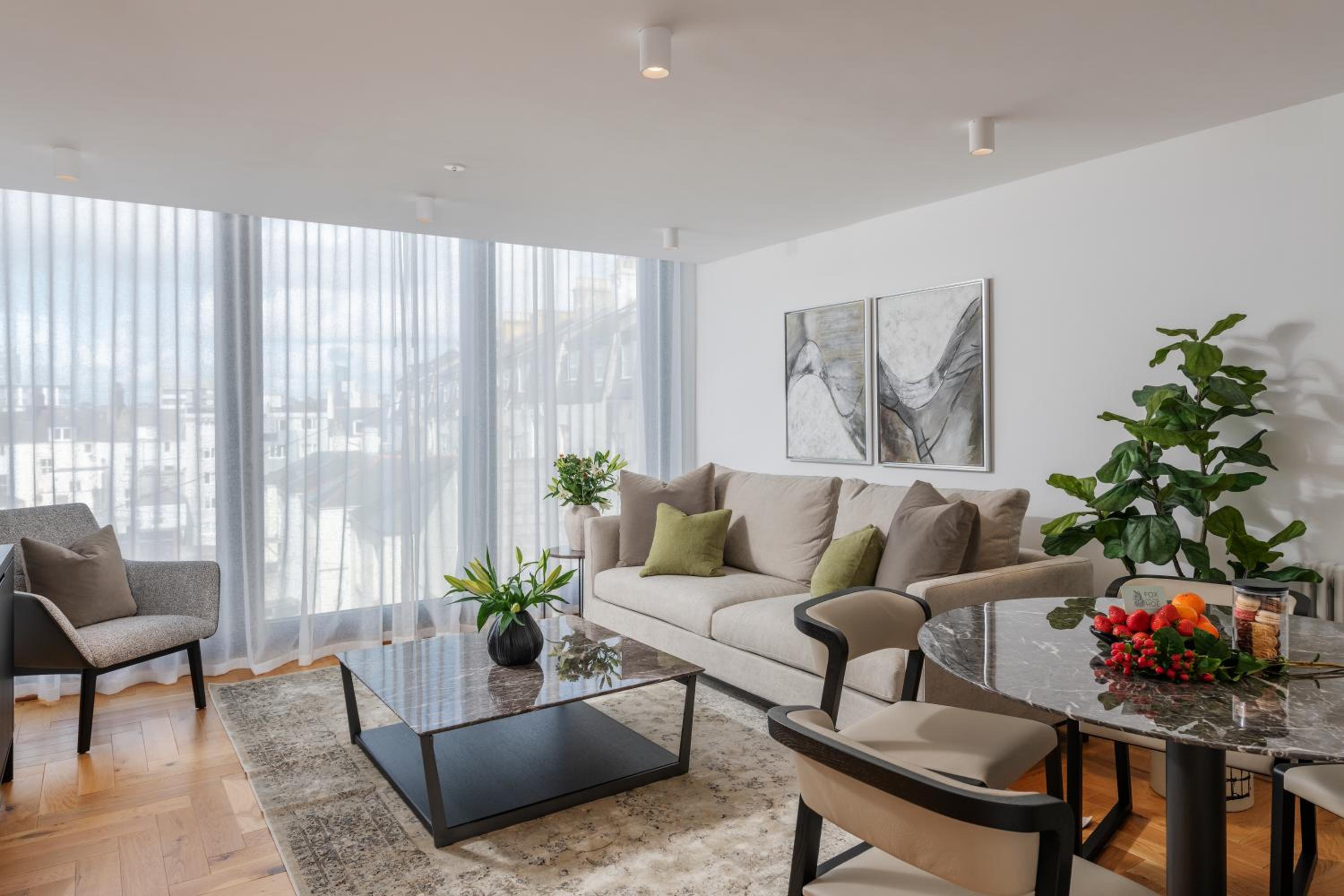 One-Bedroom Apartment - Photo 2
