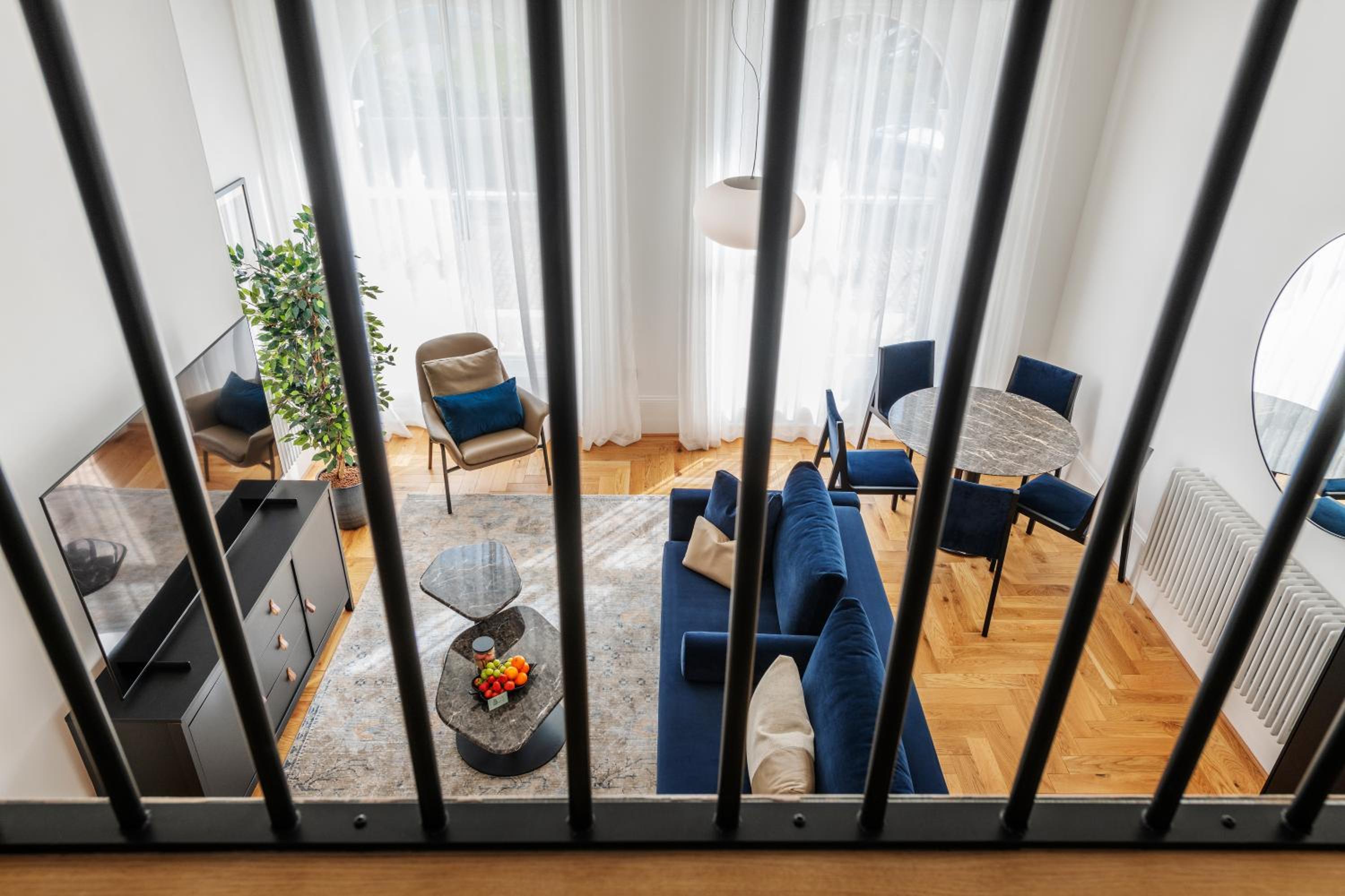 Duplex Apartment - Photo 3