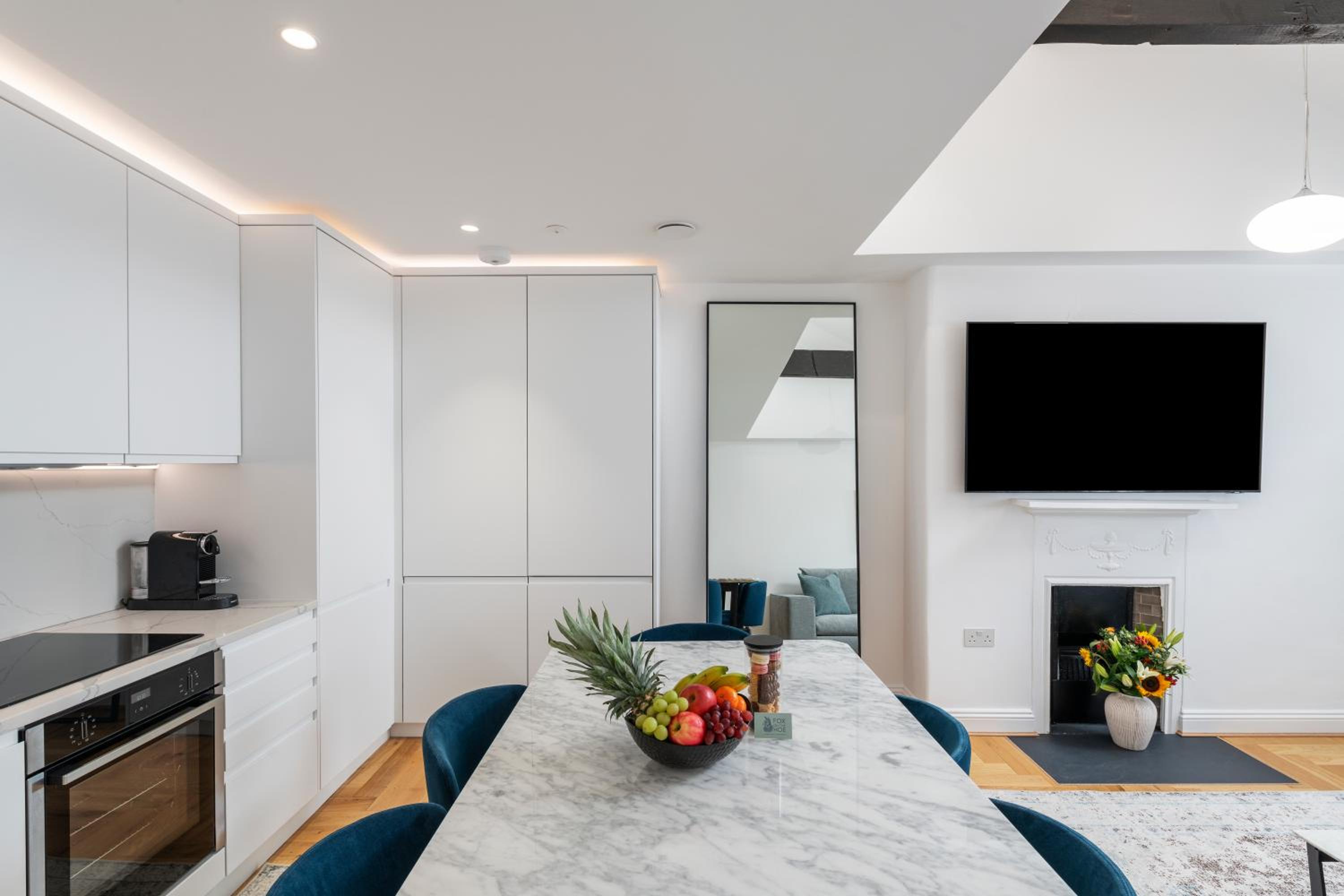 Penthouse Apartment - Photo 3