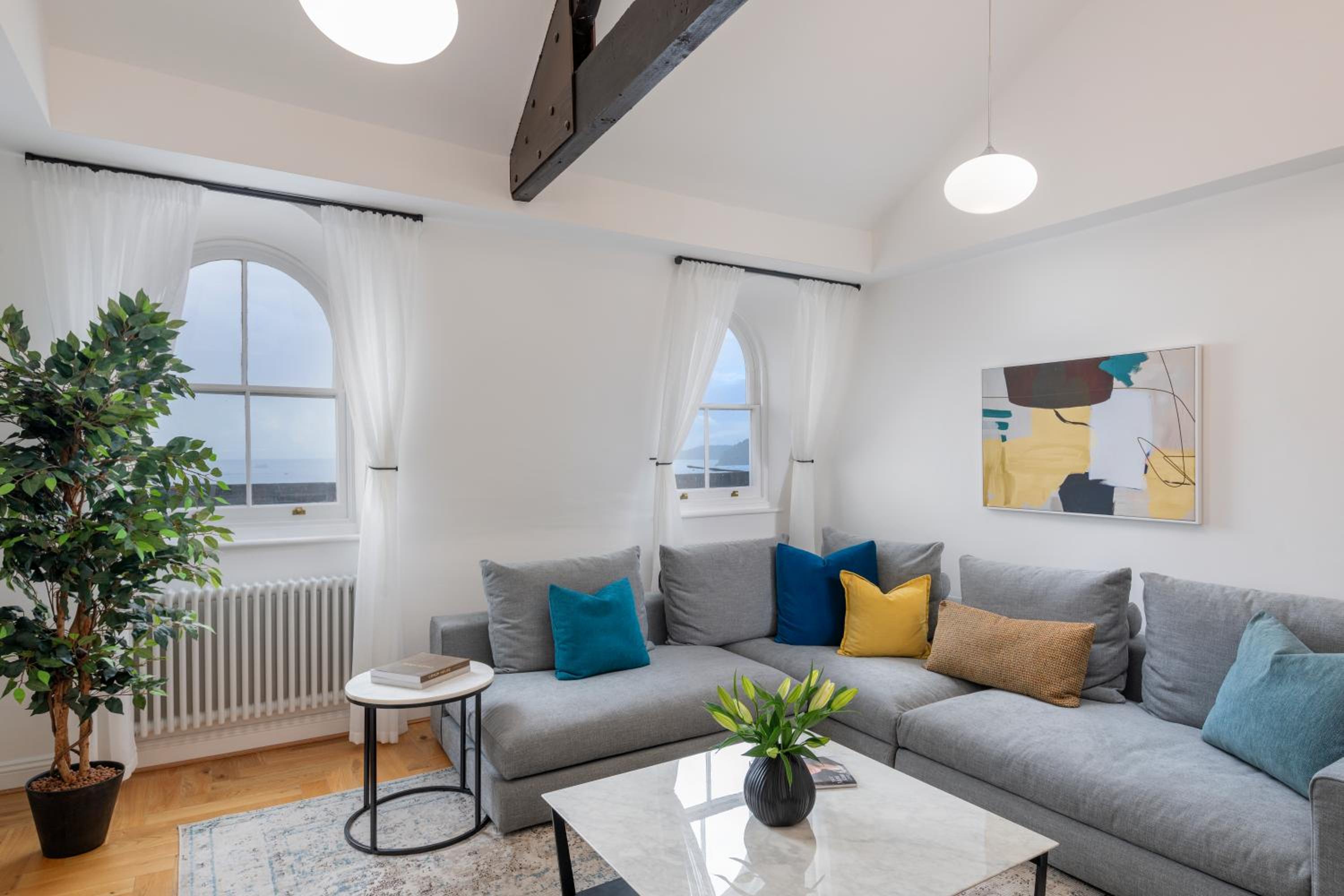 Penthouse Apartment - Photo 2
