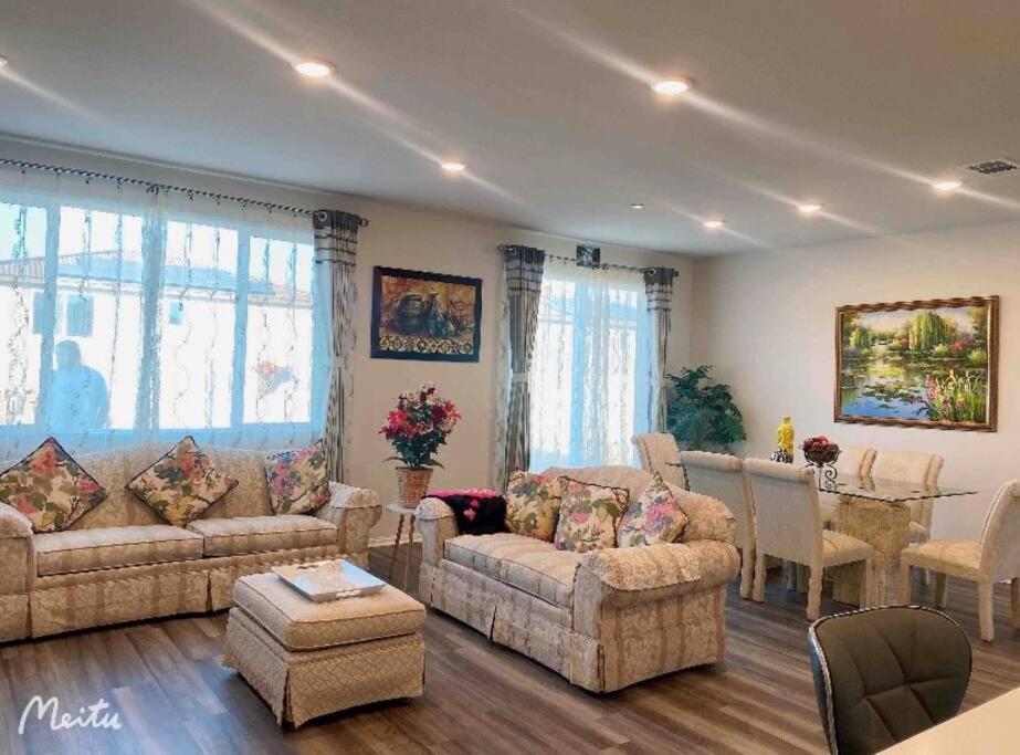 Three-Bedroom Villa photo 1