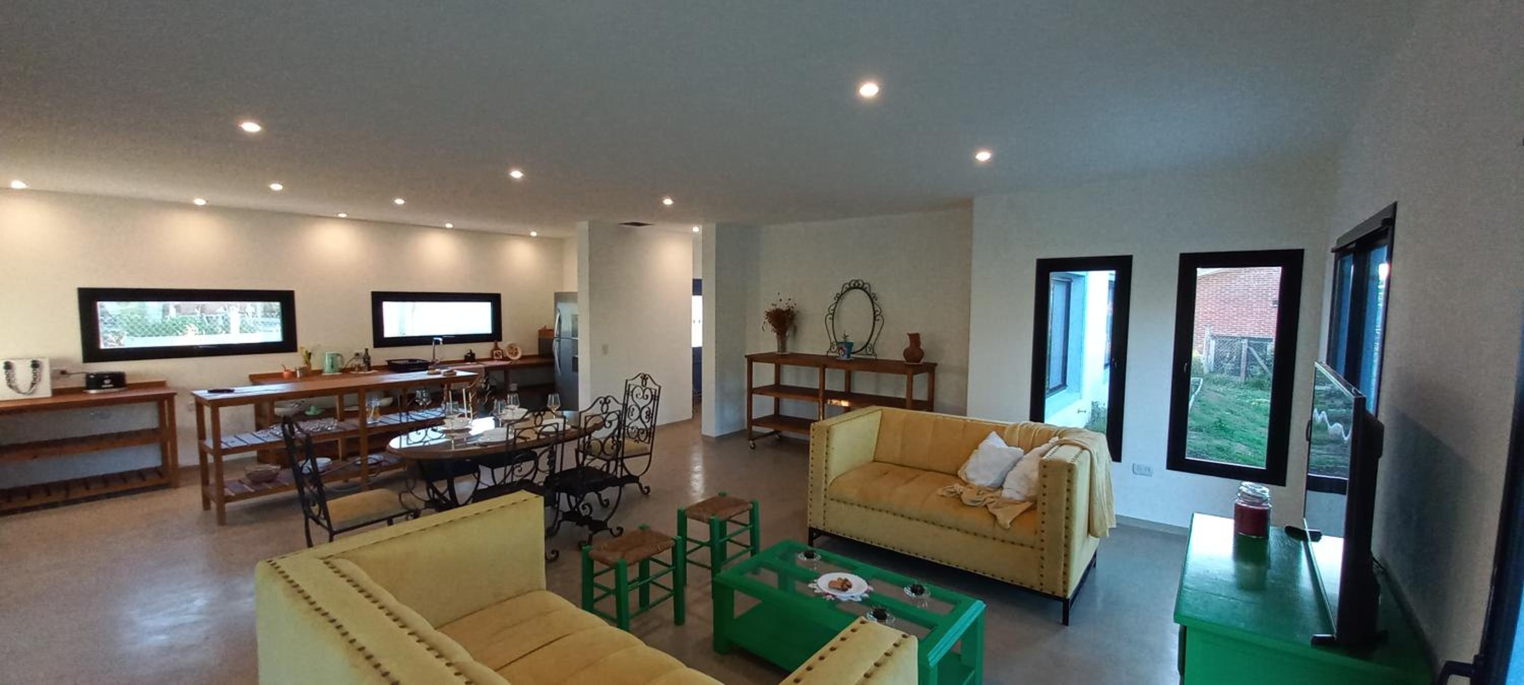 Four-Bedroom House photo 2