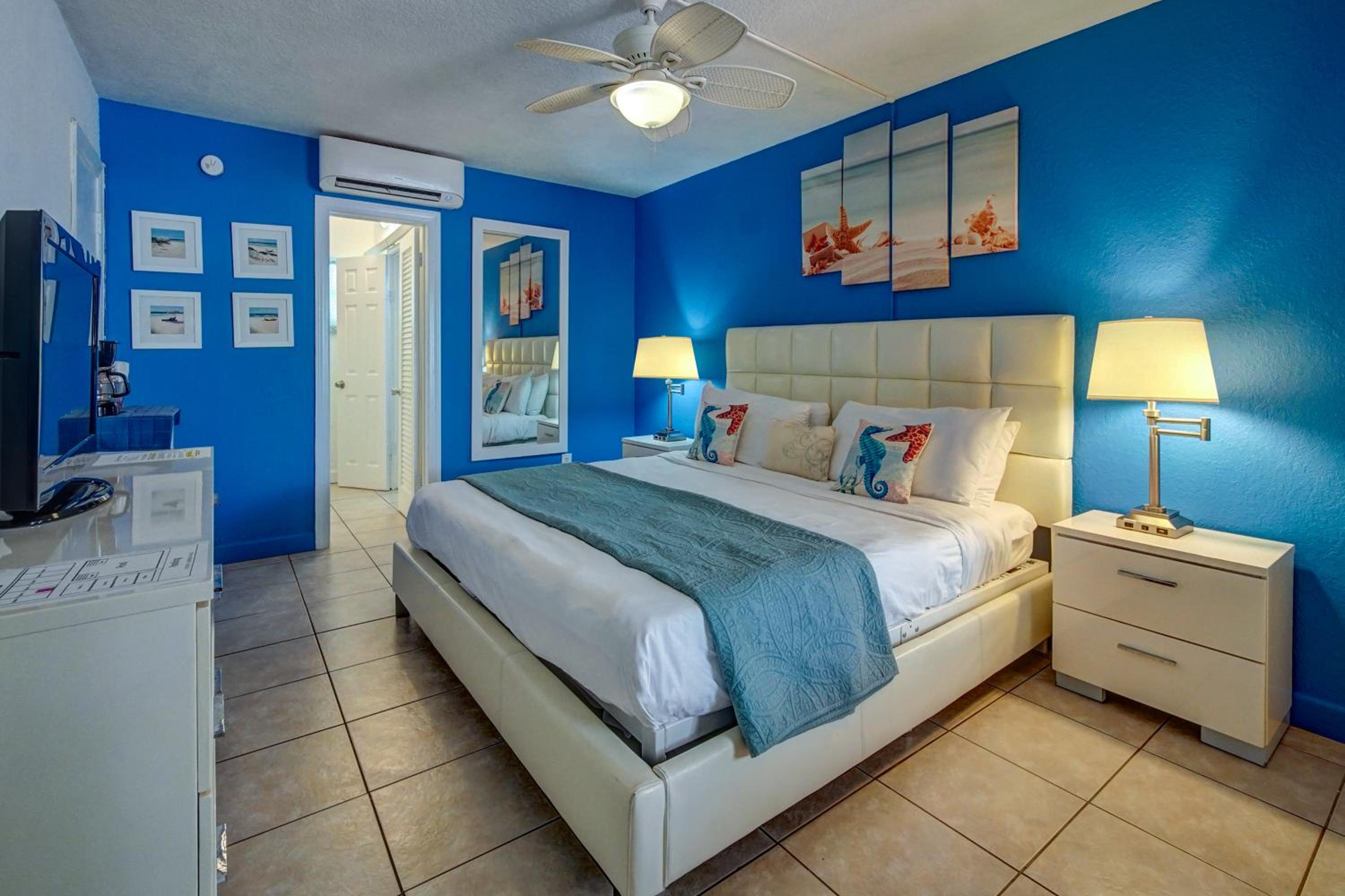 Standard King Room photo 3
