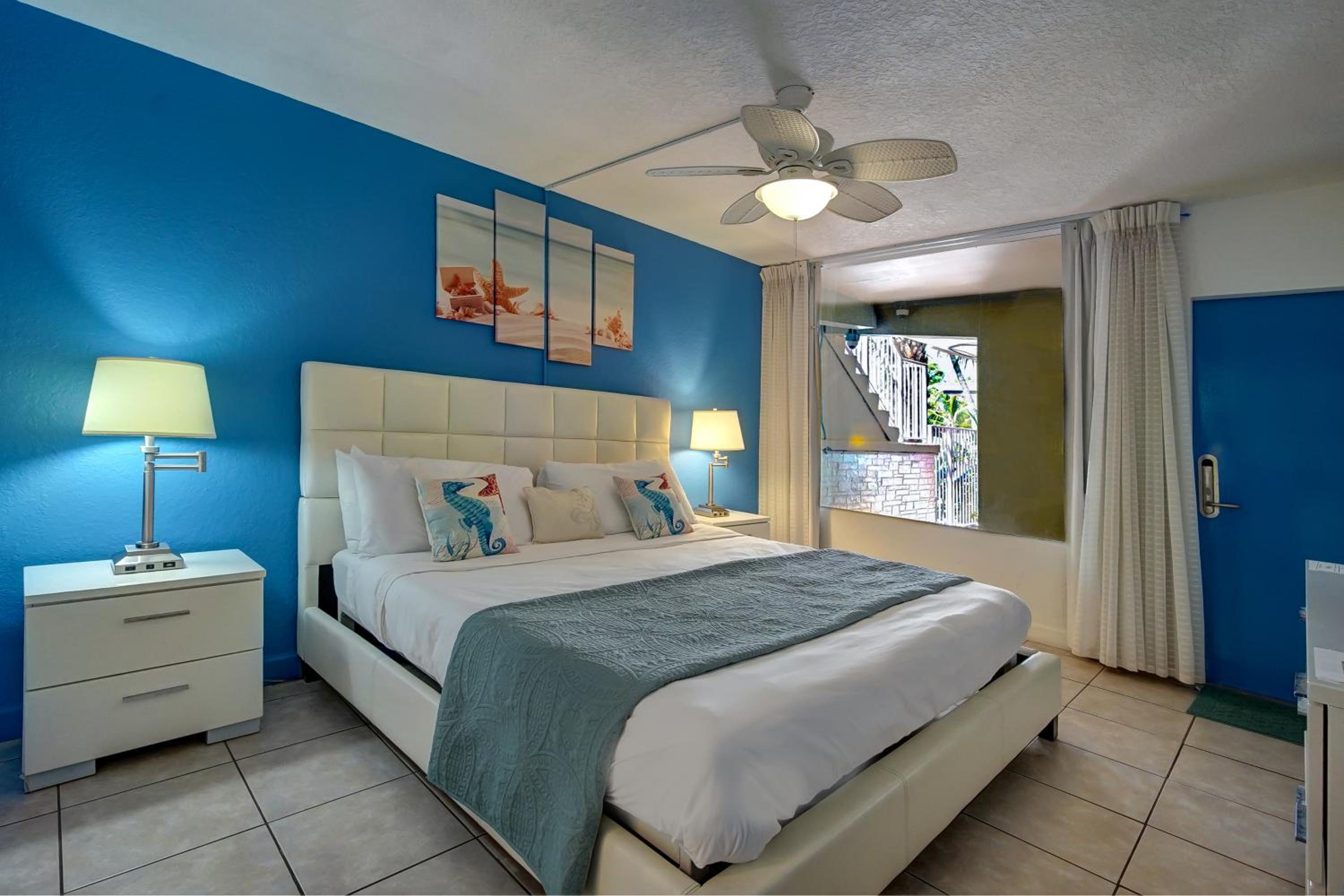 Standard King Room