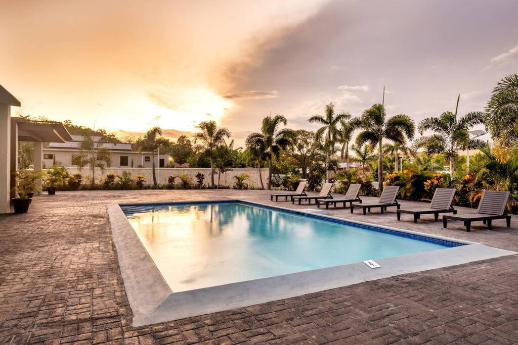 Three-Bedroom Villa photo 1