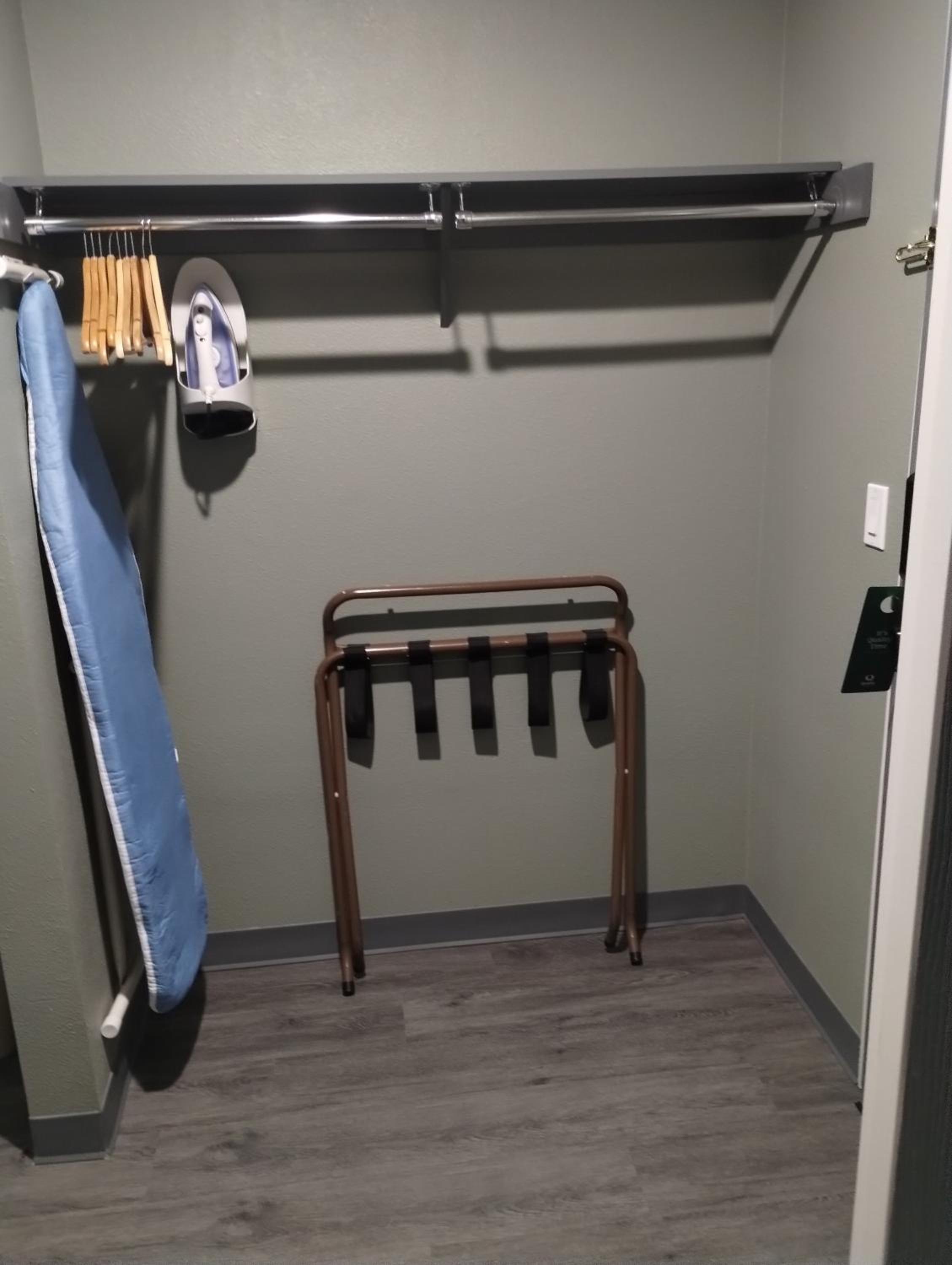 Standard King Room - Non Smoking - Photo 5