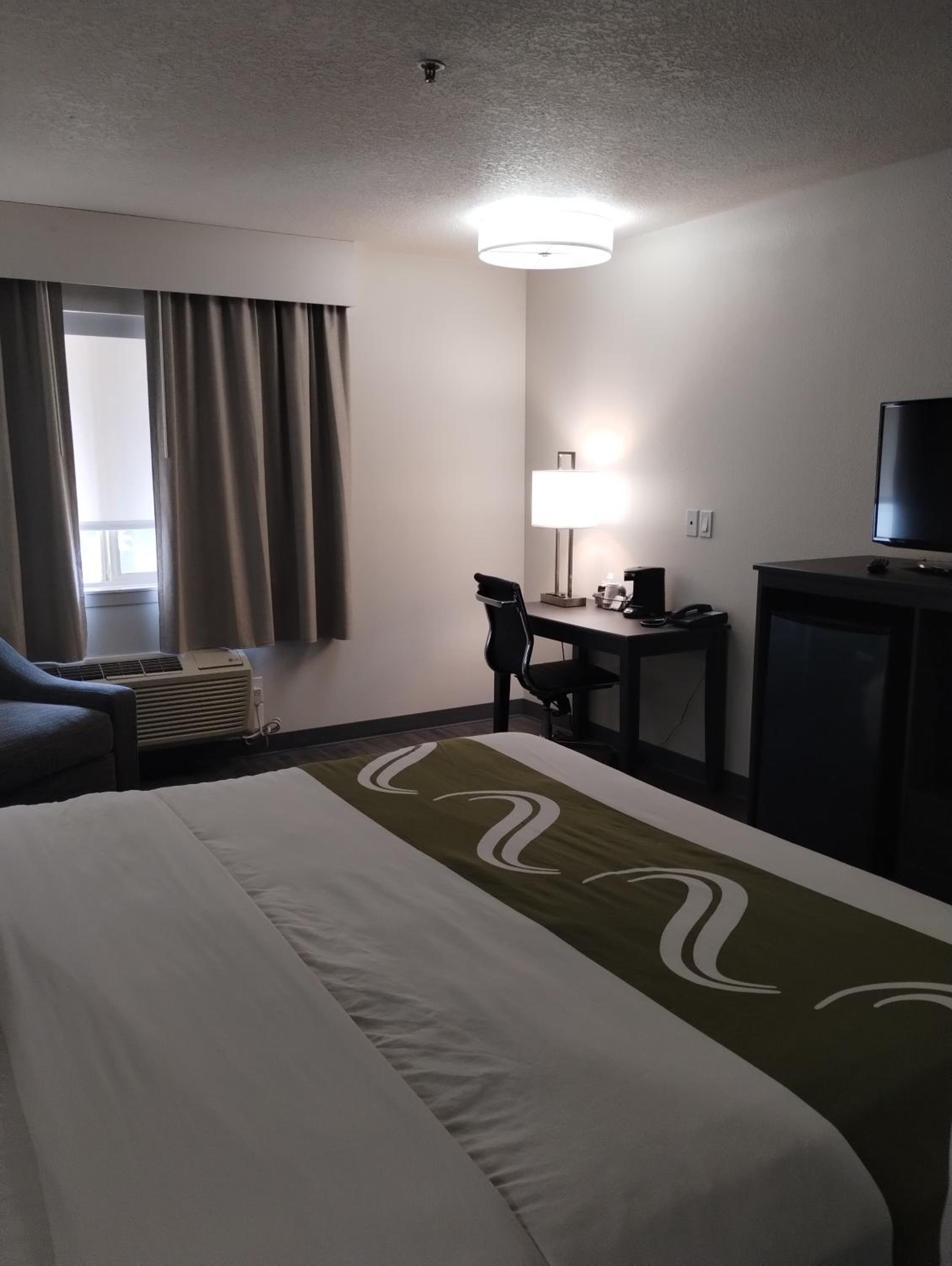 Standard King Room - Non Smoking - Photo 3