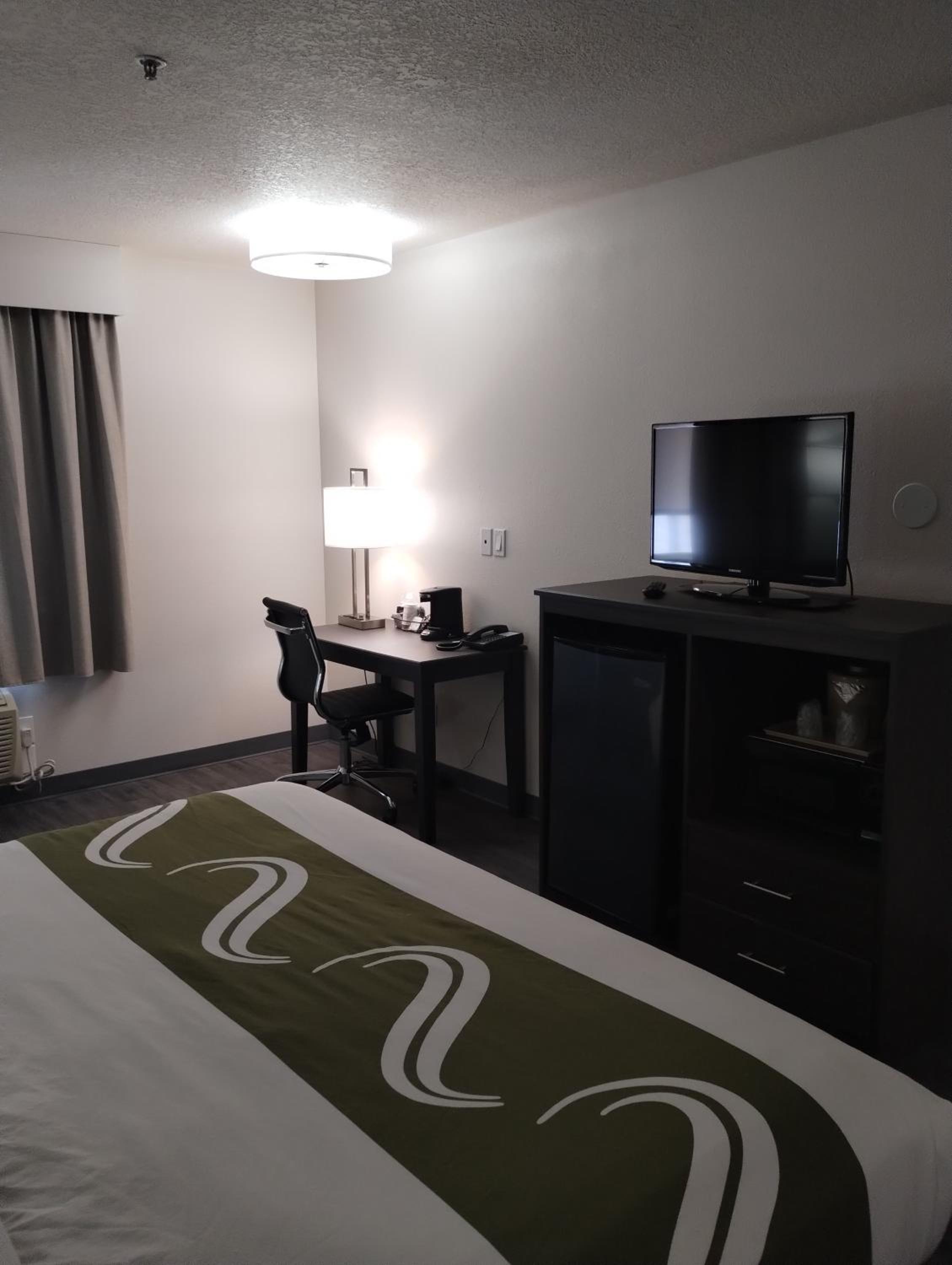 Standard King Room - Non Smoking - Photo 1
