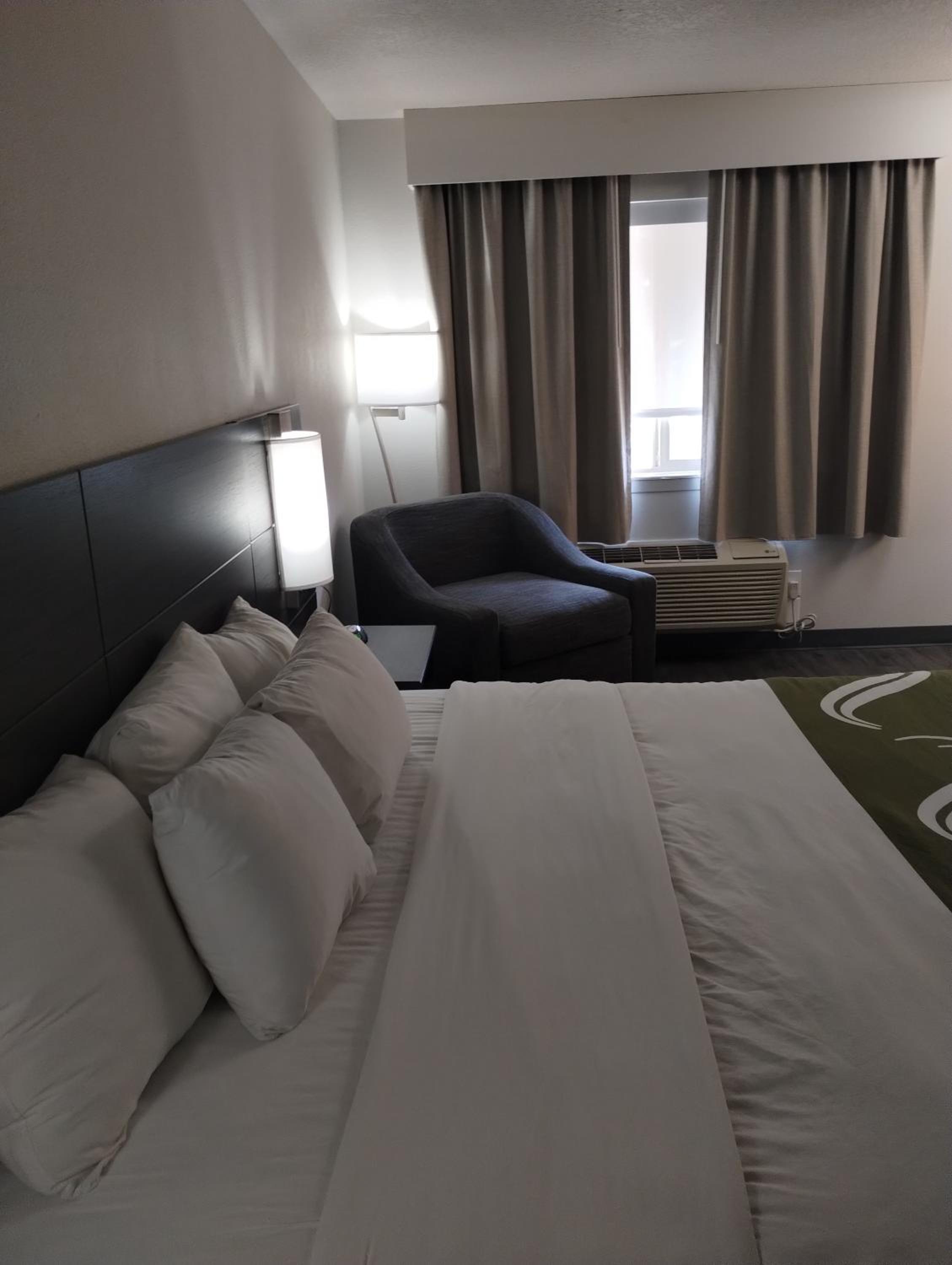 Standard King Room - Non Smoking - Photo 7