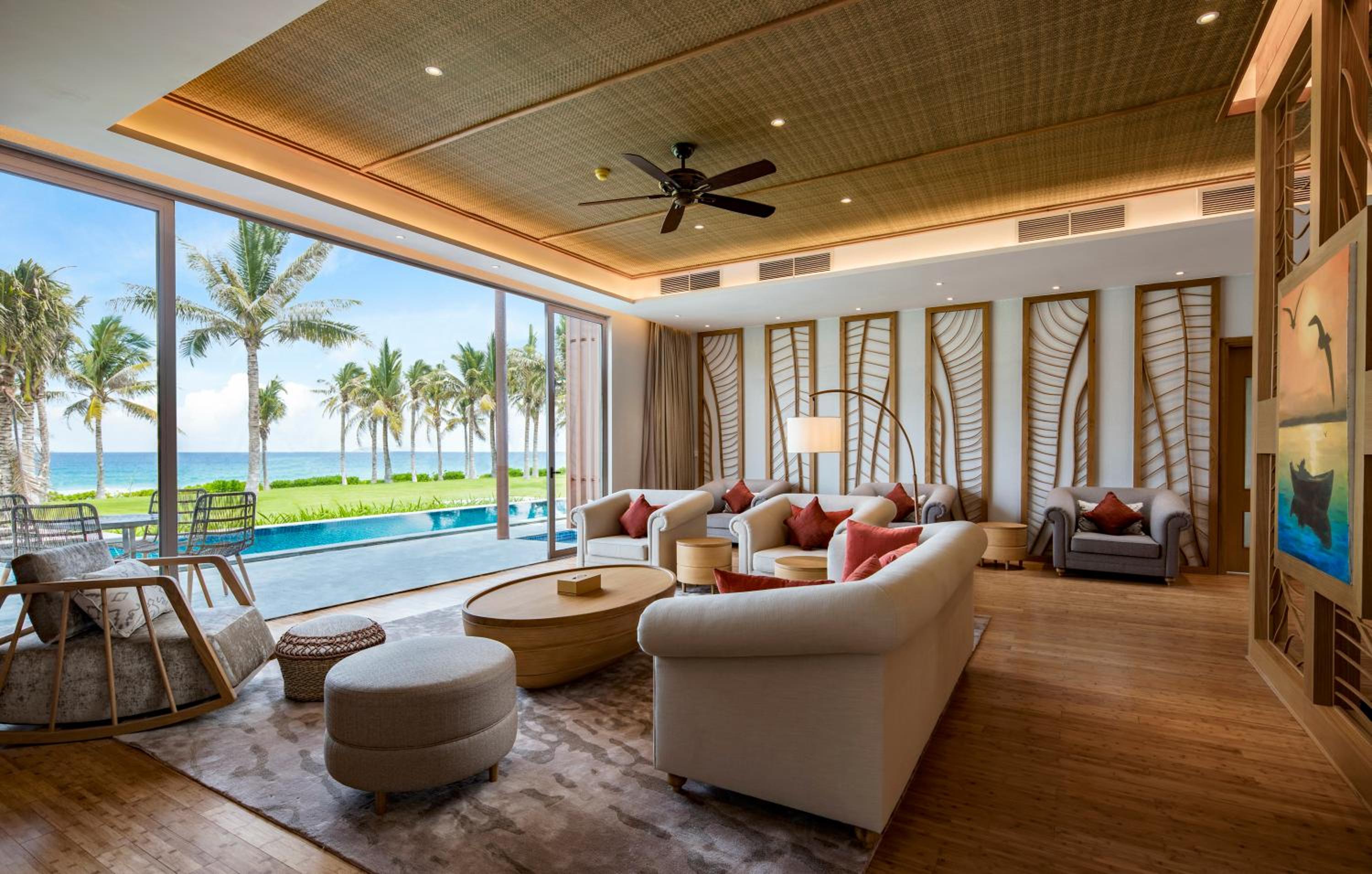 Presidential Beachfront Pool Villa