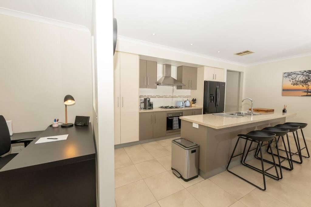 Three-Bedroom House photo 2