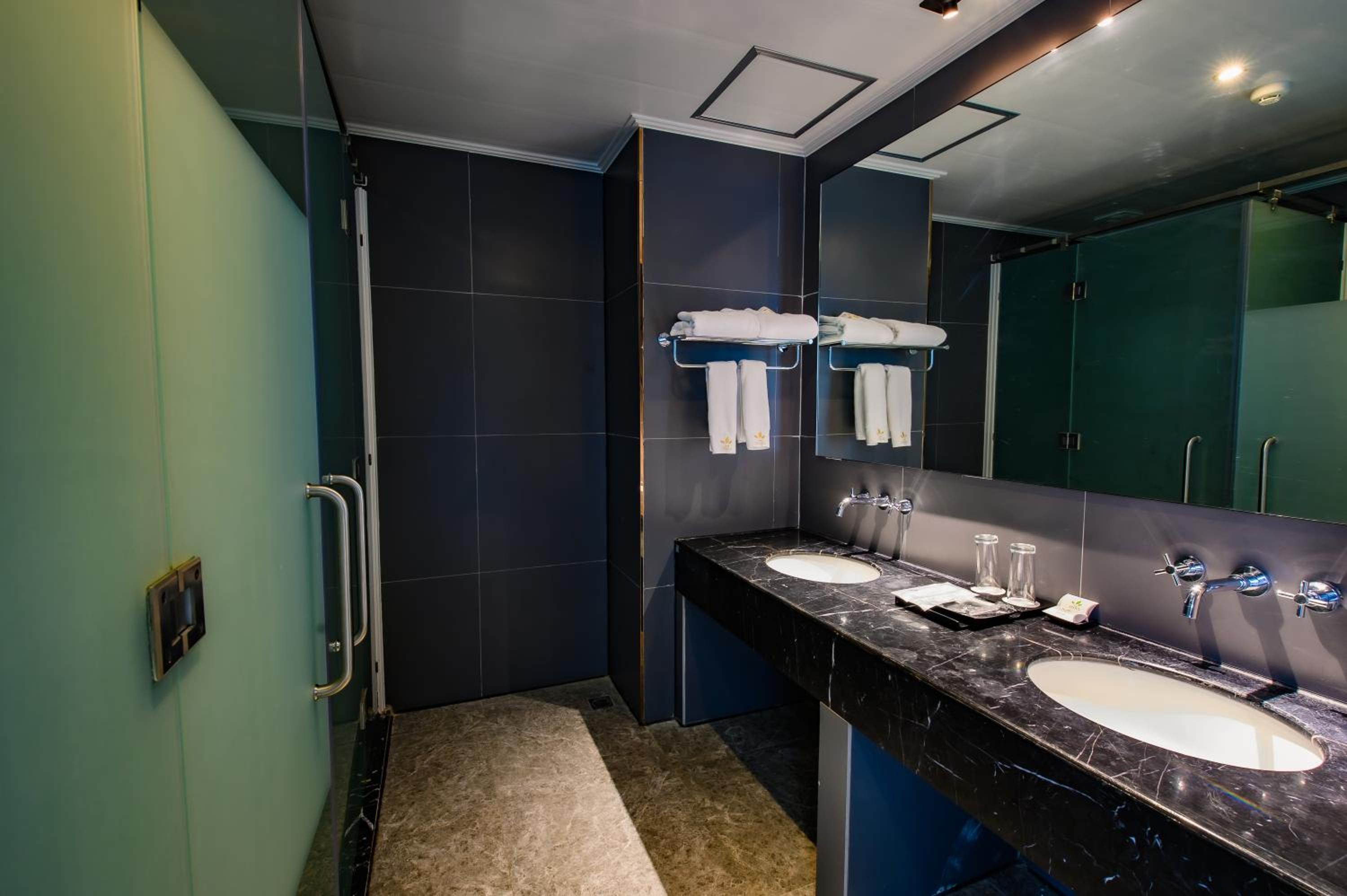Premier Double Room - Photo 2