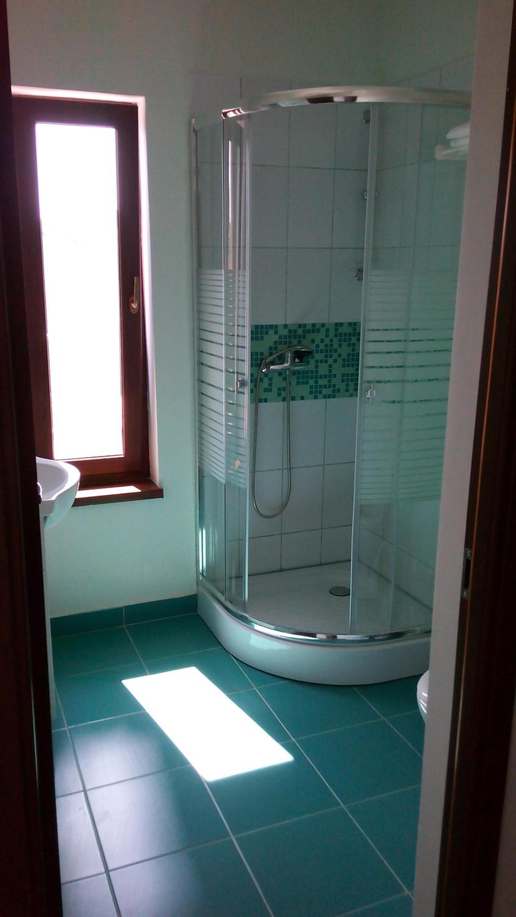 Double or Twin Room with Private Bathroom - Photo 12
