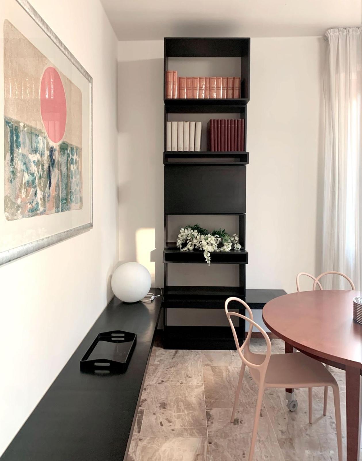 One-Bedroom Apartment photo 3