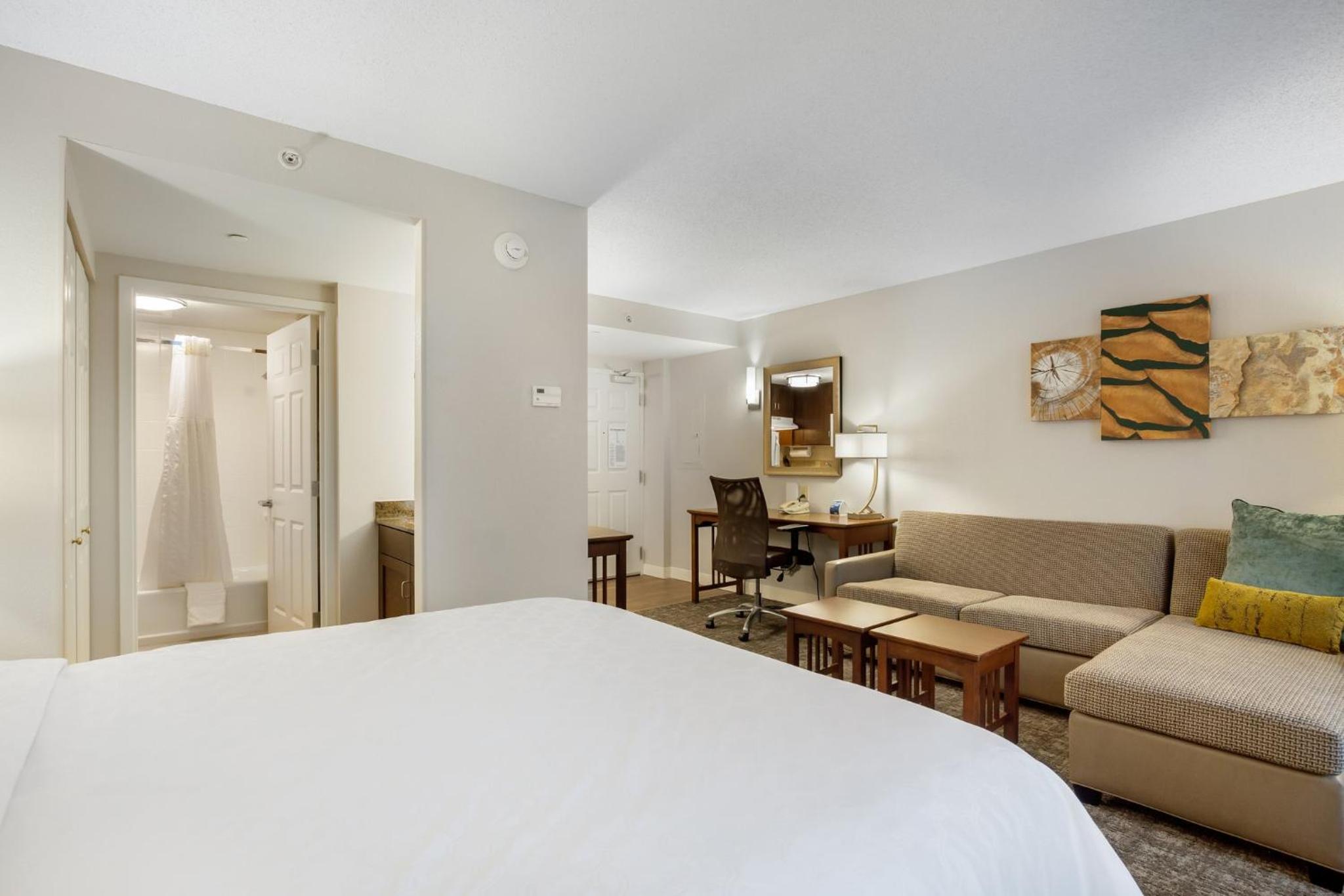 Queen Room - Hearing Accessible - Non-Smoking - Photo 1