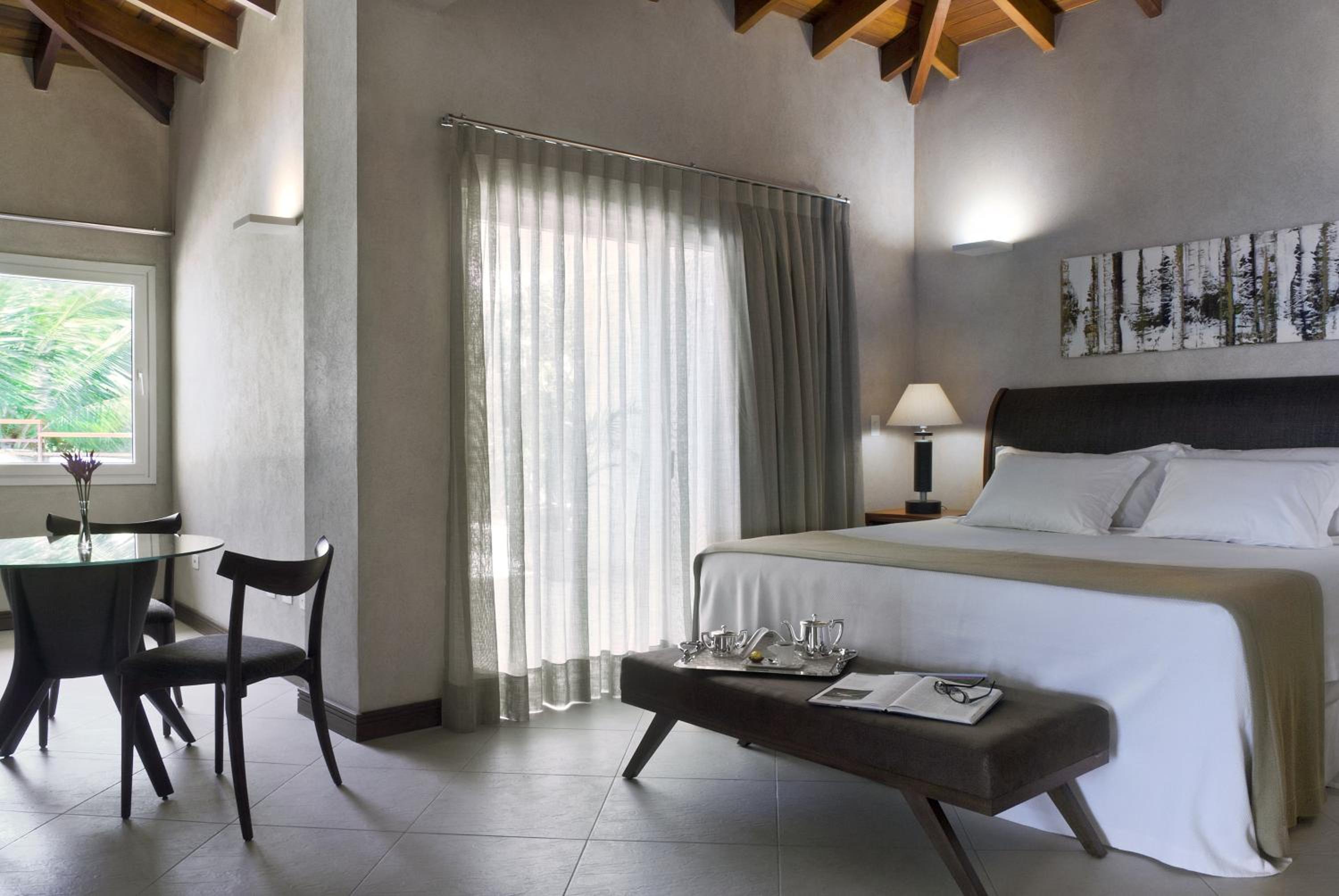 Suite With Private Pool and Sea View