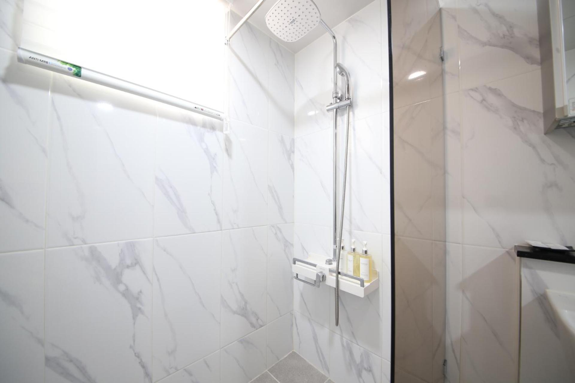 Family Suite - Photo 7