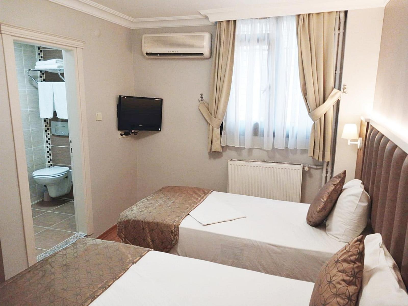 Standard Double or Twin Room photo 3