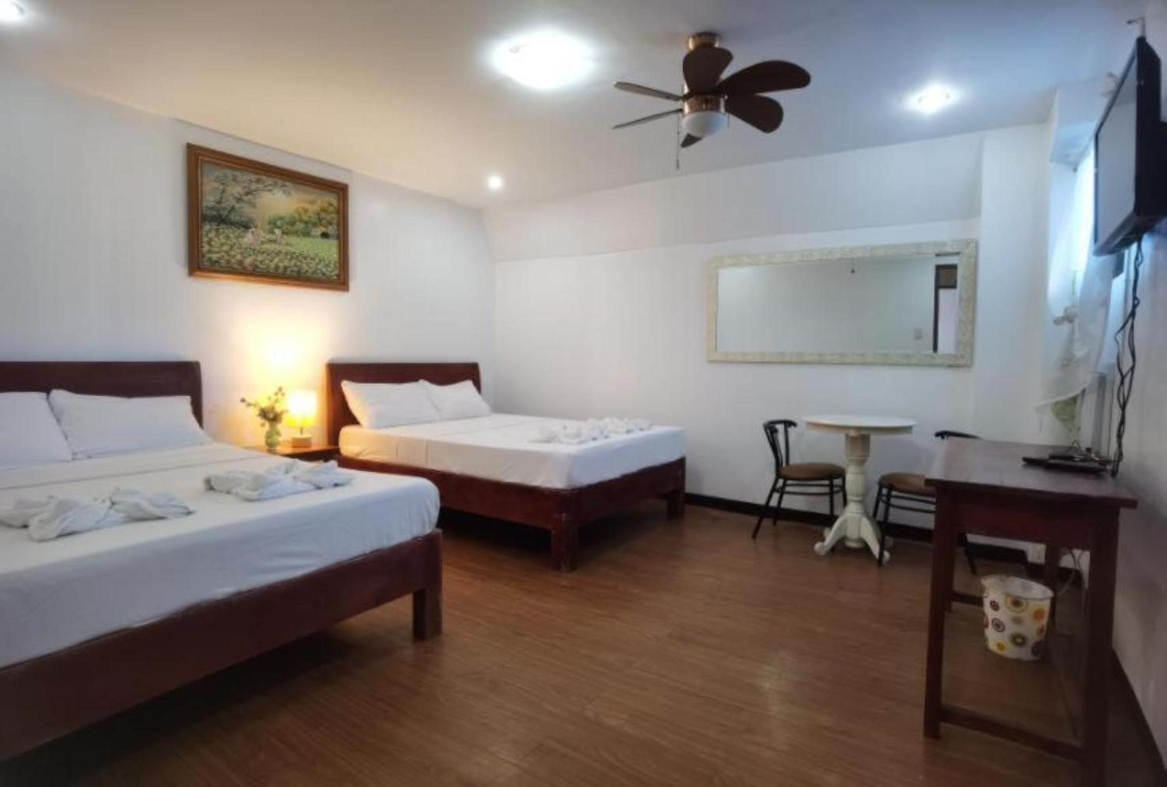 Premium Quadruple Room - Photo 5