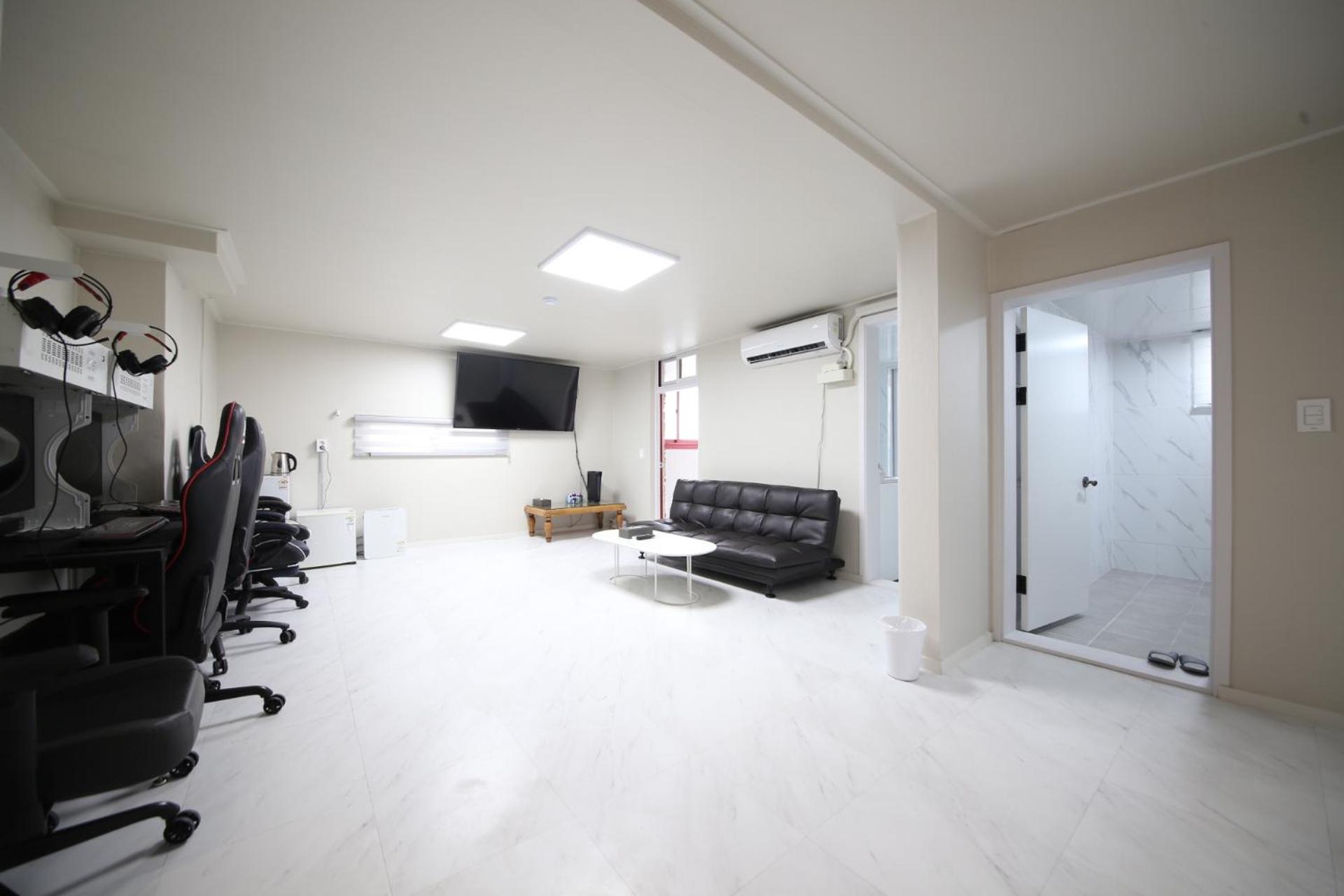 Family Suite - Photo 15