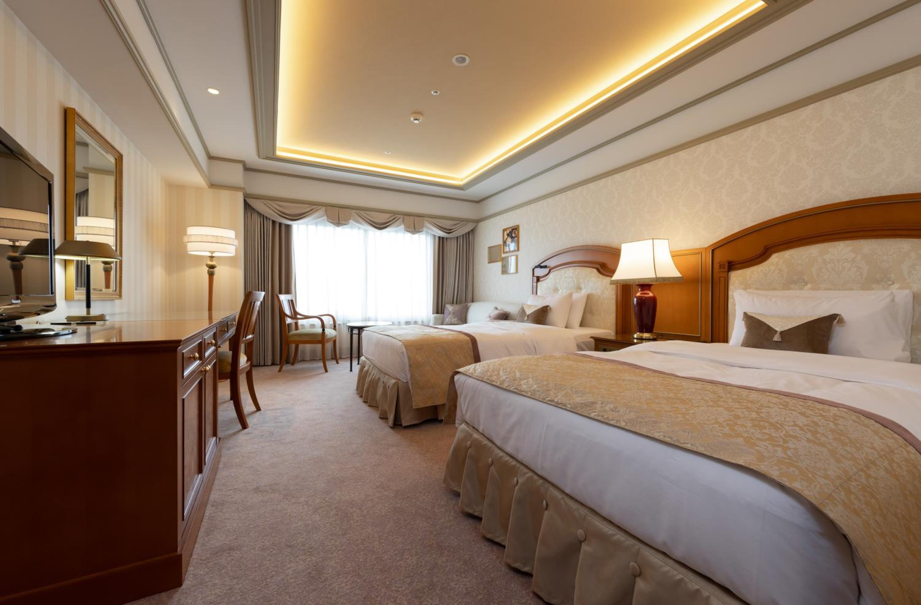Renovated Executive Twin Room - Non-Smoking - Photo 1
