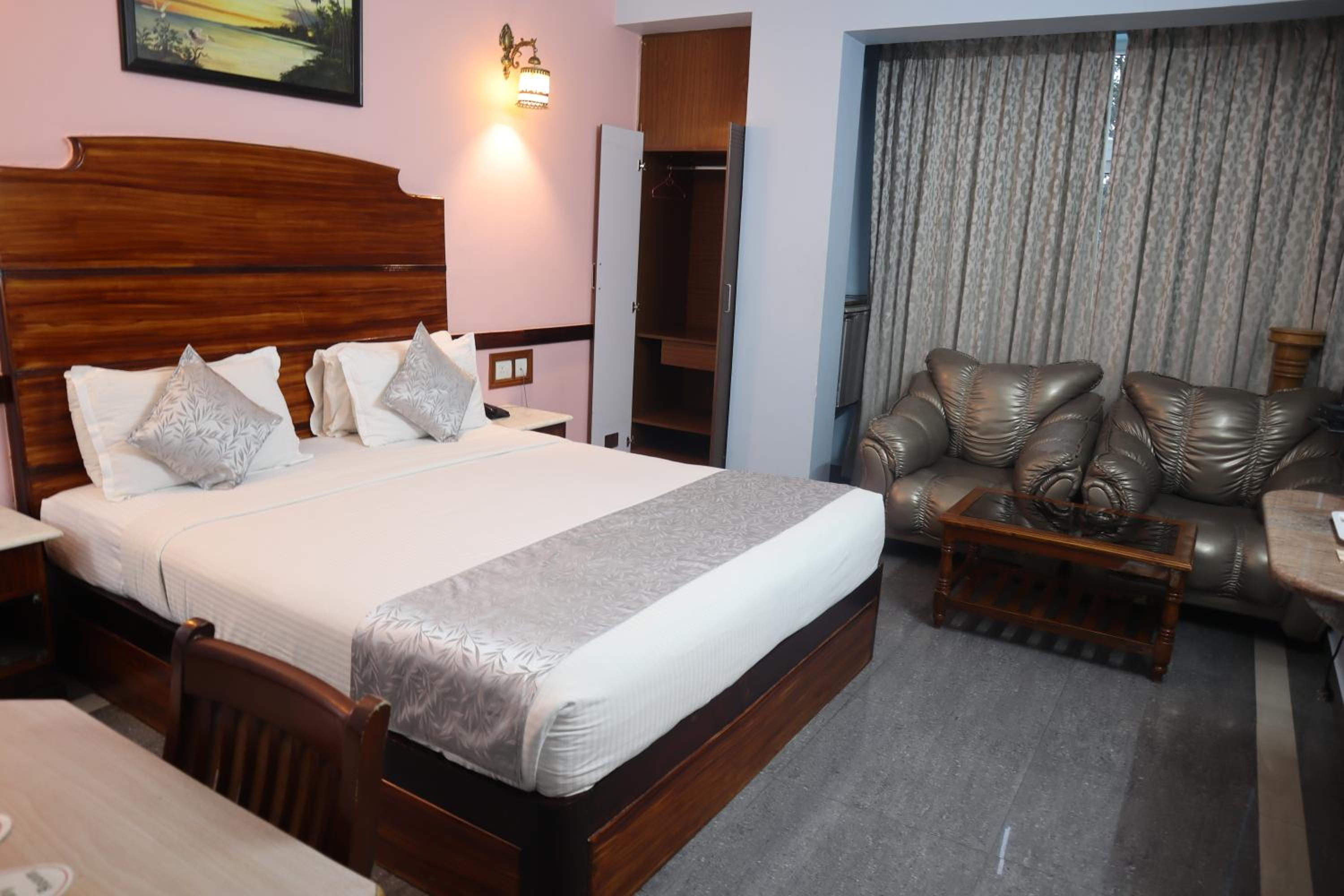 Deluxe Room - Photo 7