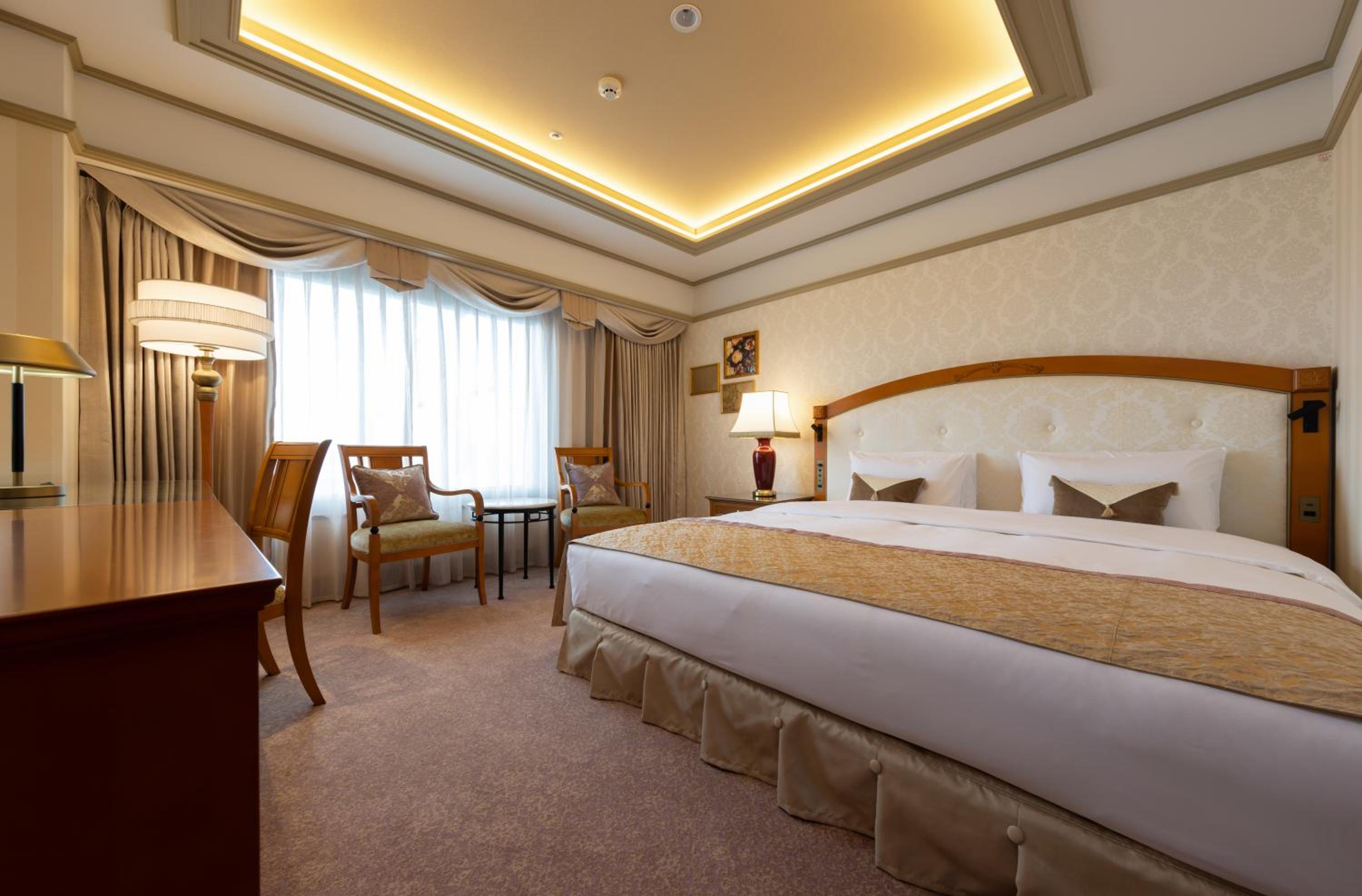 Executive King Room - Non-Smoking - Photo 7