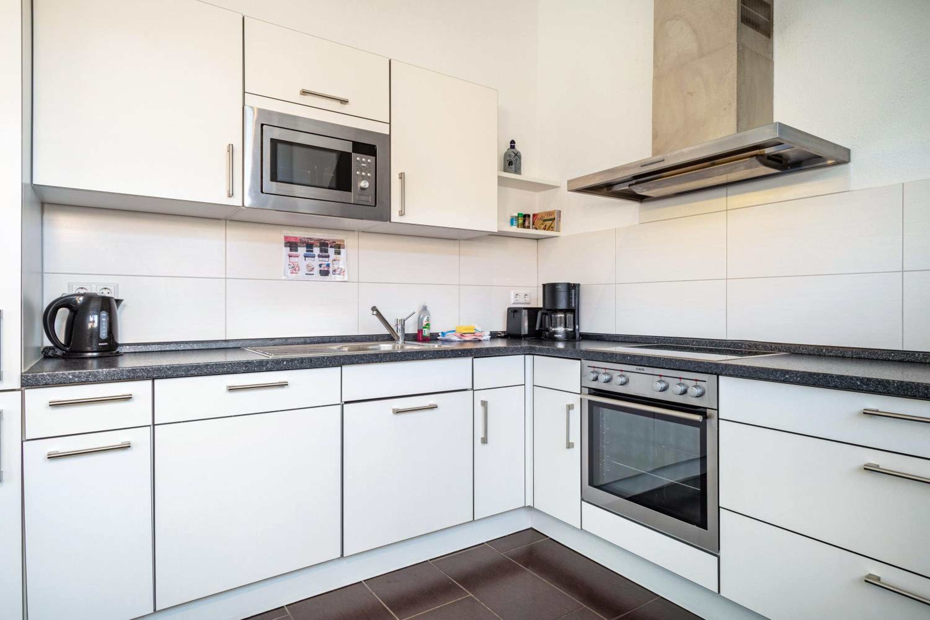 Two-Bedroom Deluxe Apartment with Balcony photo 3