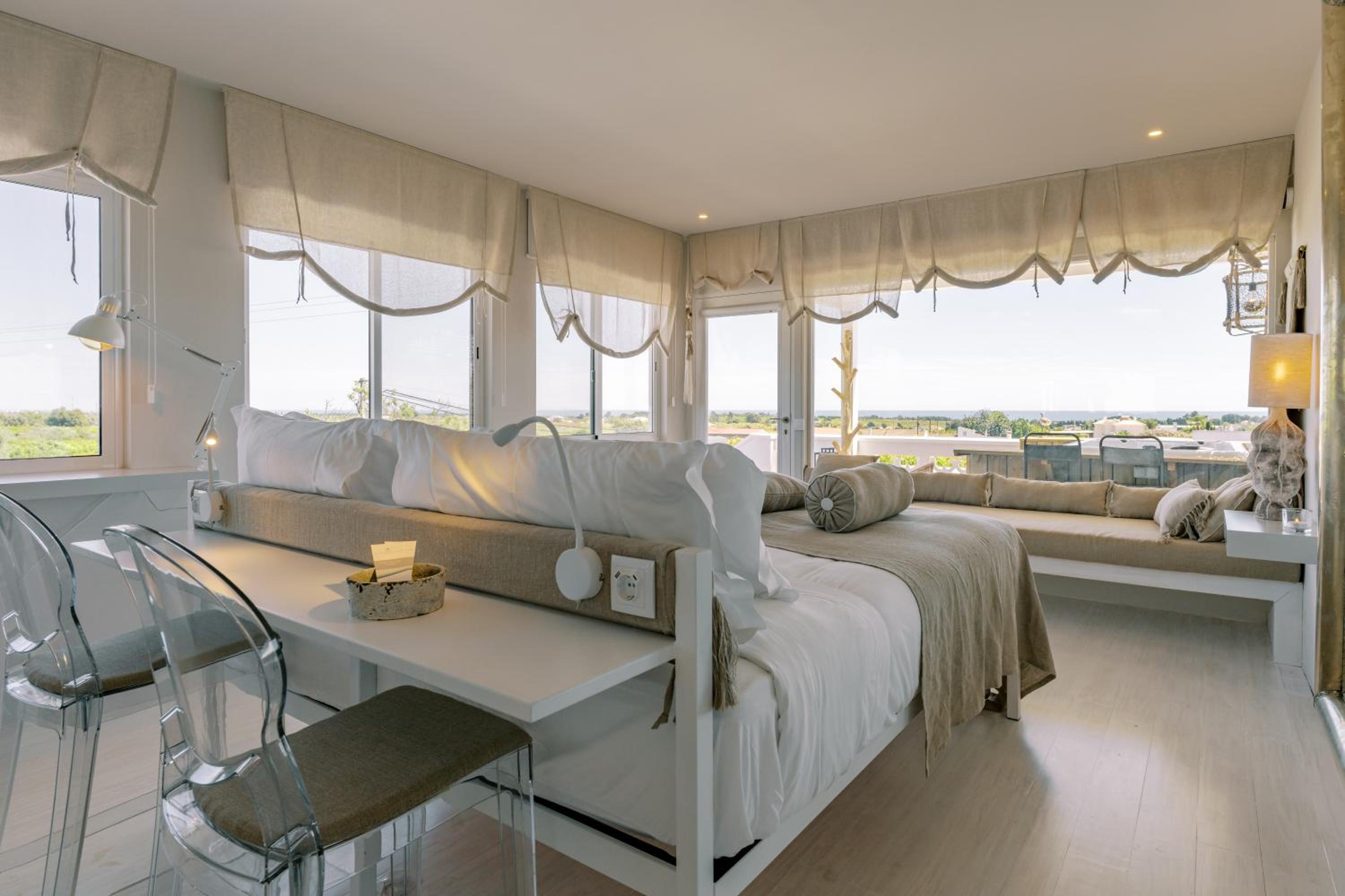 Double Room with Balcony and Sea View