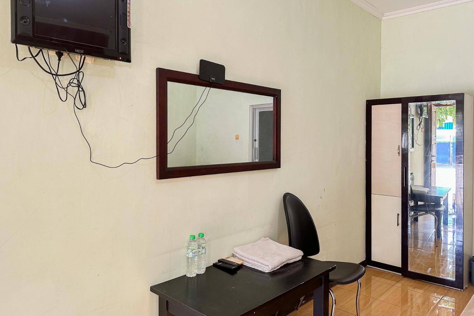 Standard Twin Room - Photo 4
