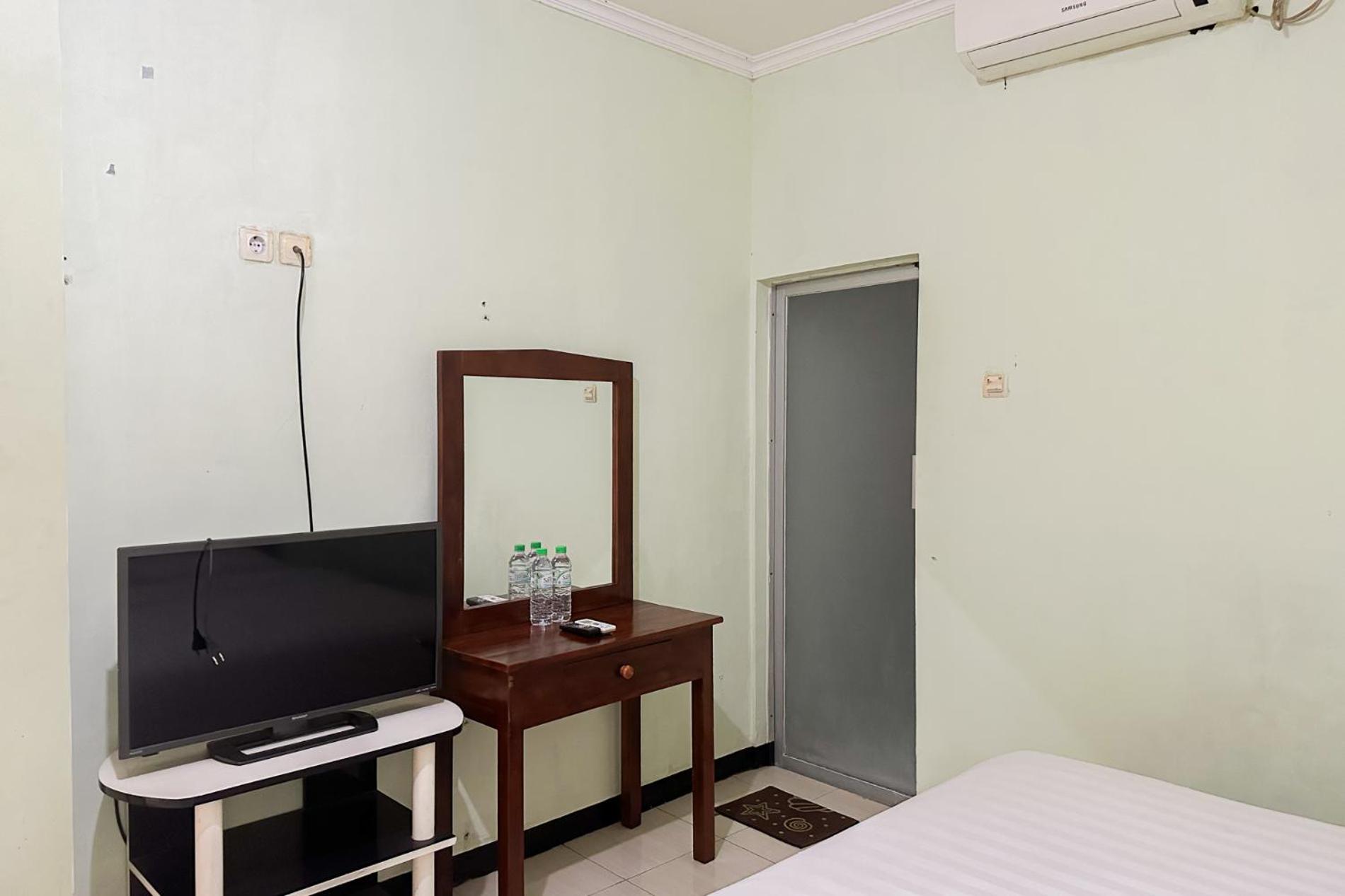 Standard Twin Room - Photo 3