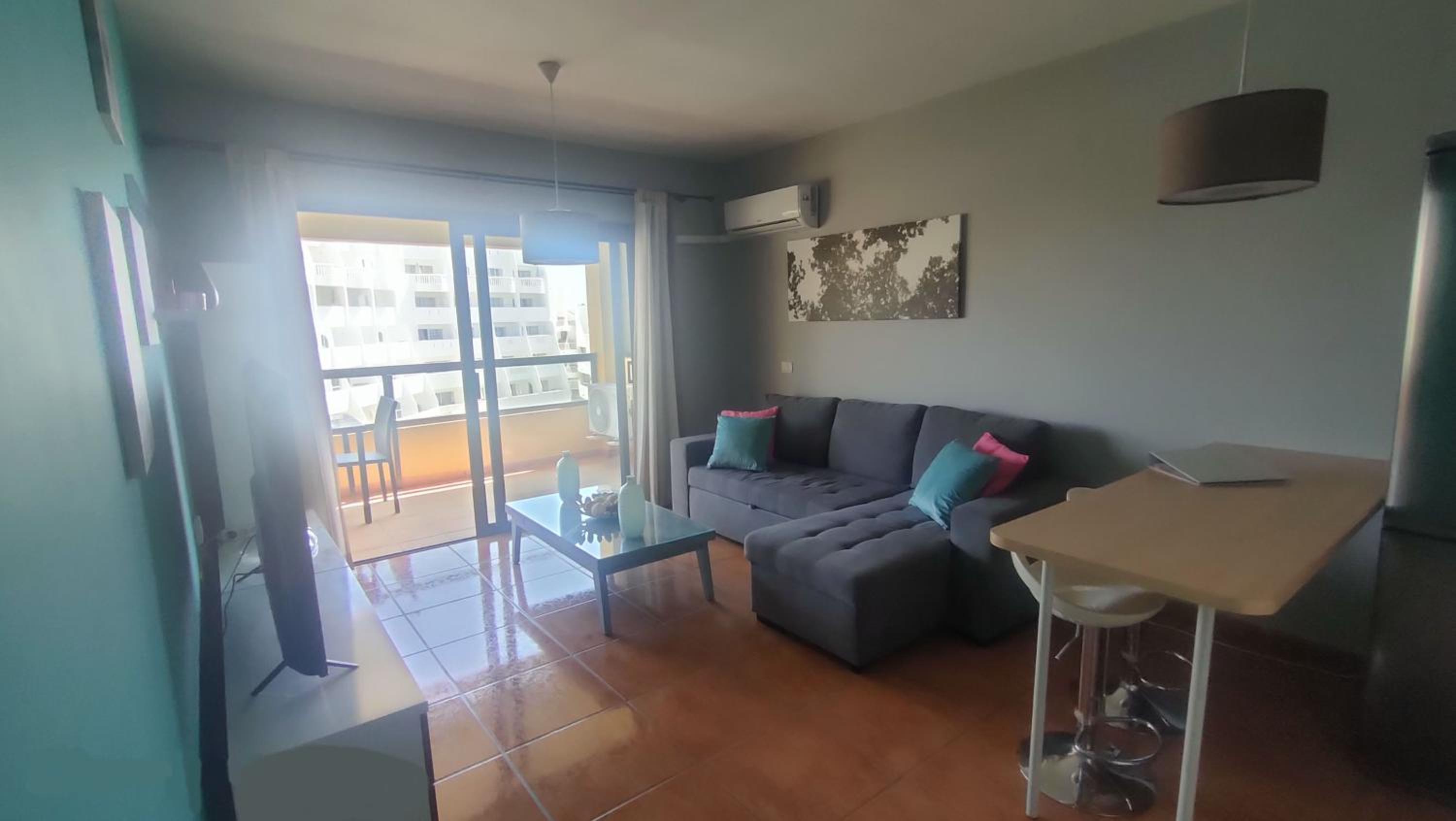 One-Bedroom Apartment photo 2