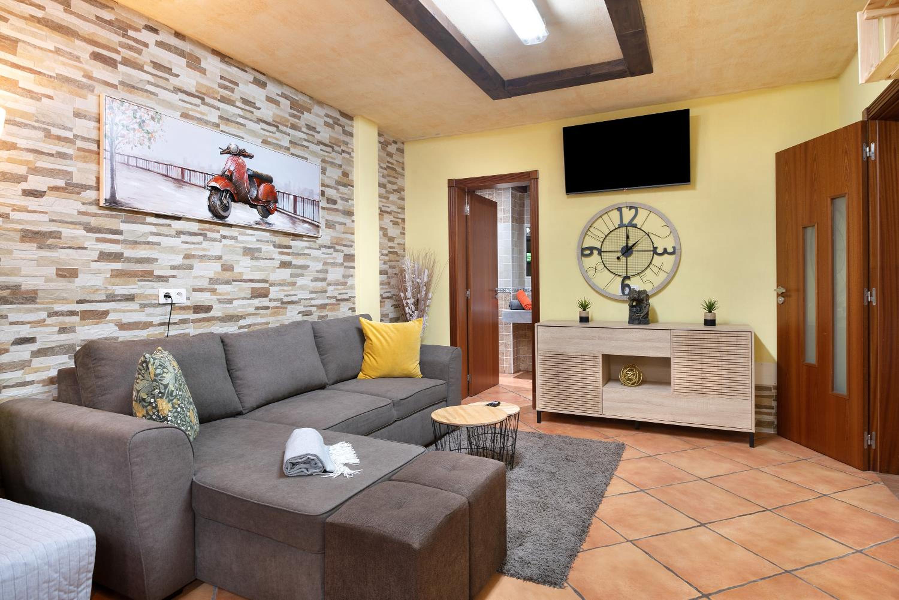 One-Bedroom House photo 3